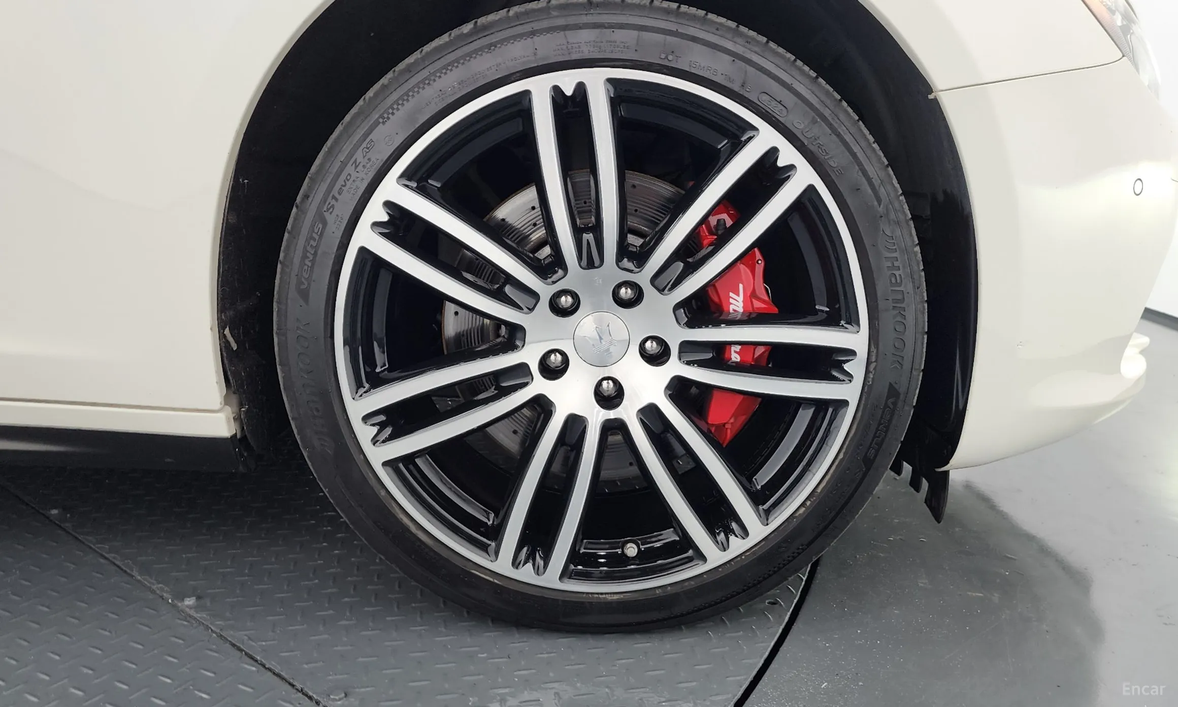 Maserati Ghibli превью 5