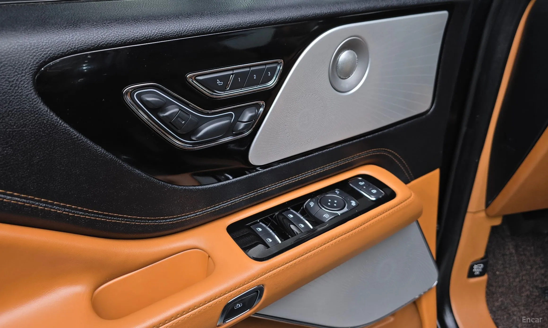 Lincoln Aviator 2nd Generation превью 17