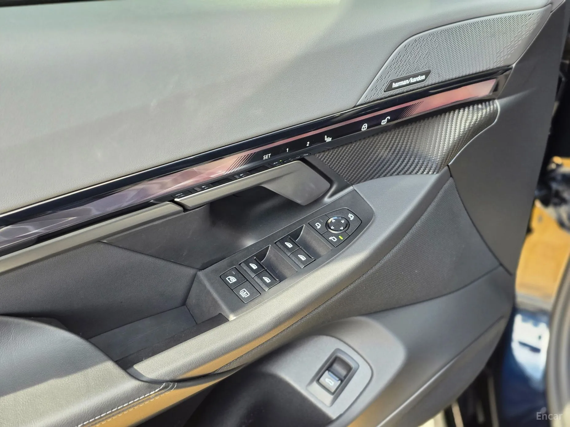 BMW 5 Series (G60) превью 14