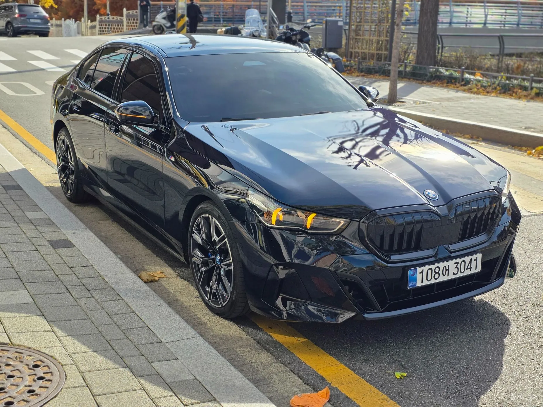 BMW 5 Series (G60) превью 2