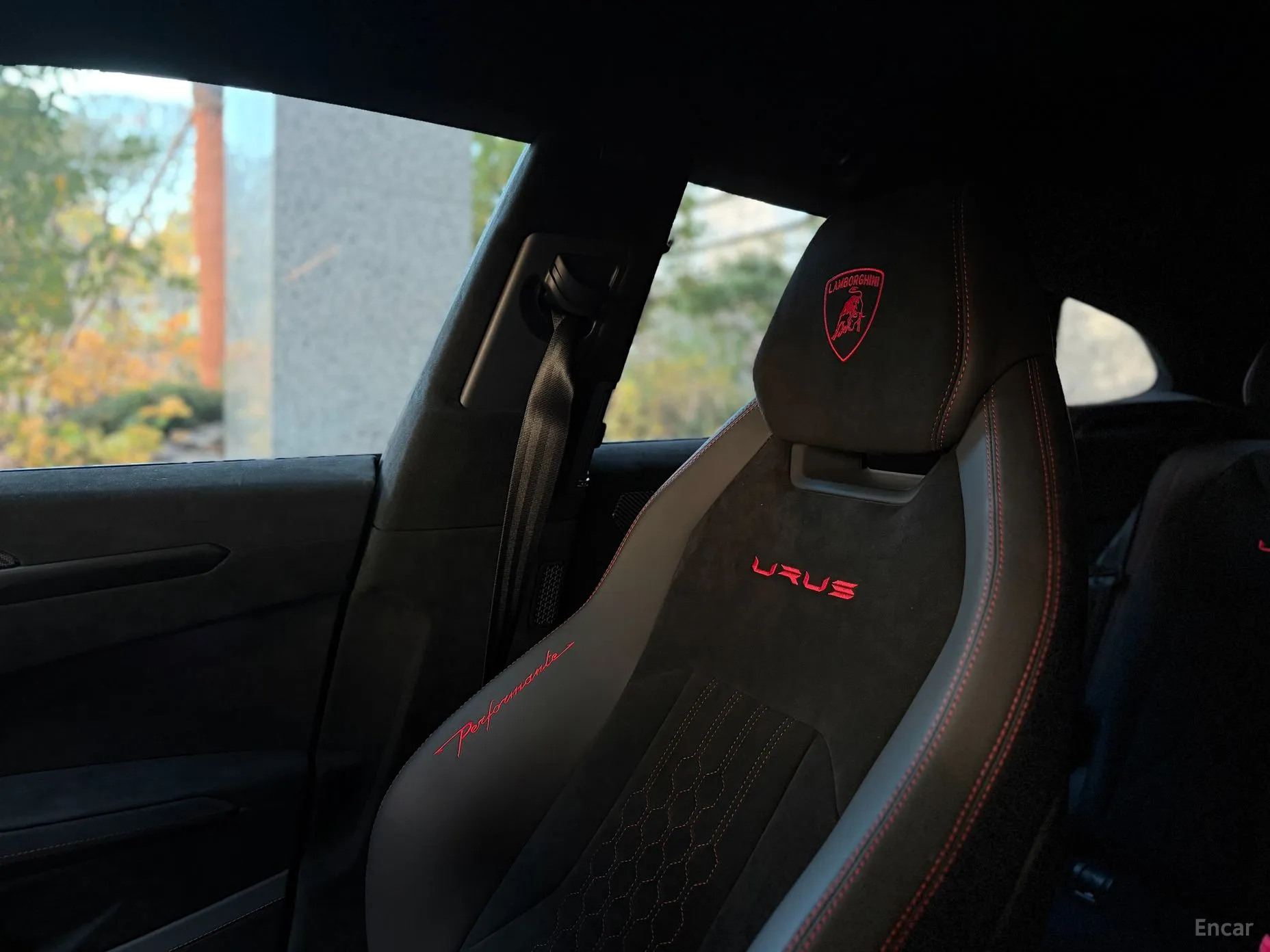 Lamborghini Urus превью 16
