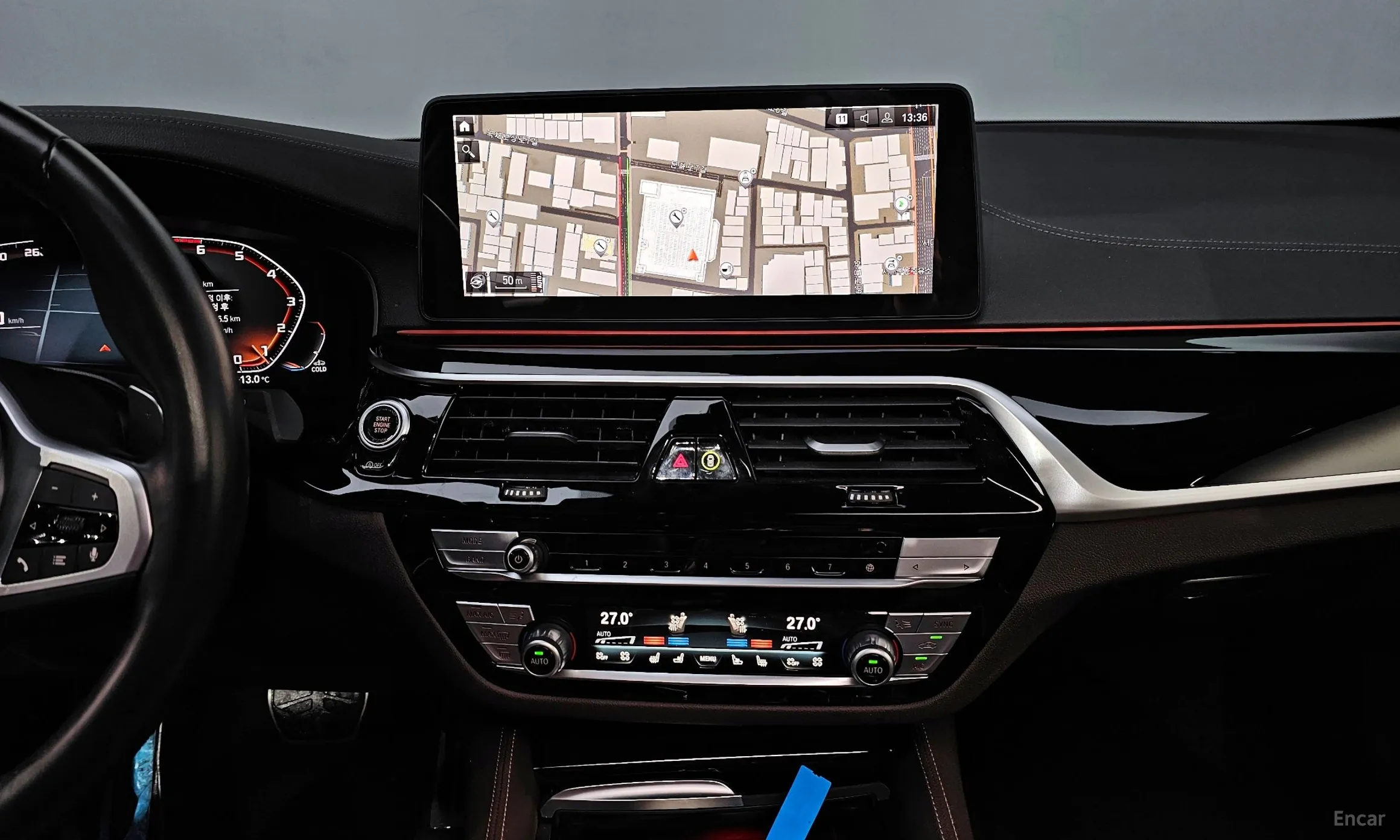 BMW 5 Series (G30) превью 16