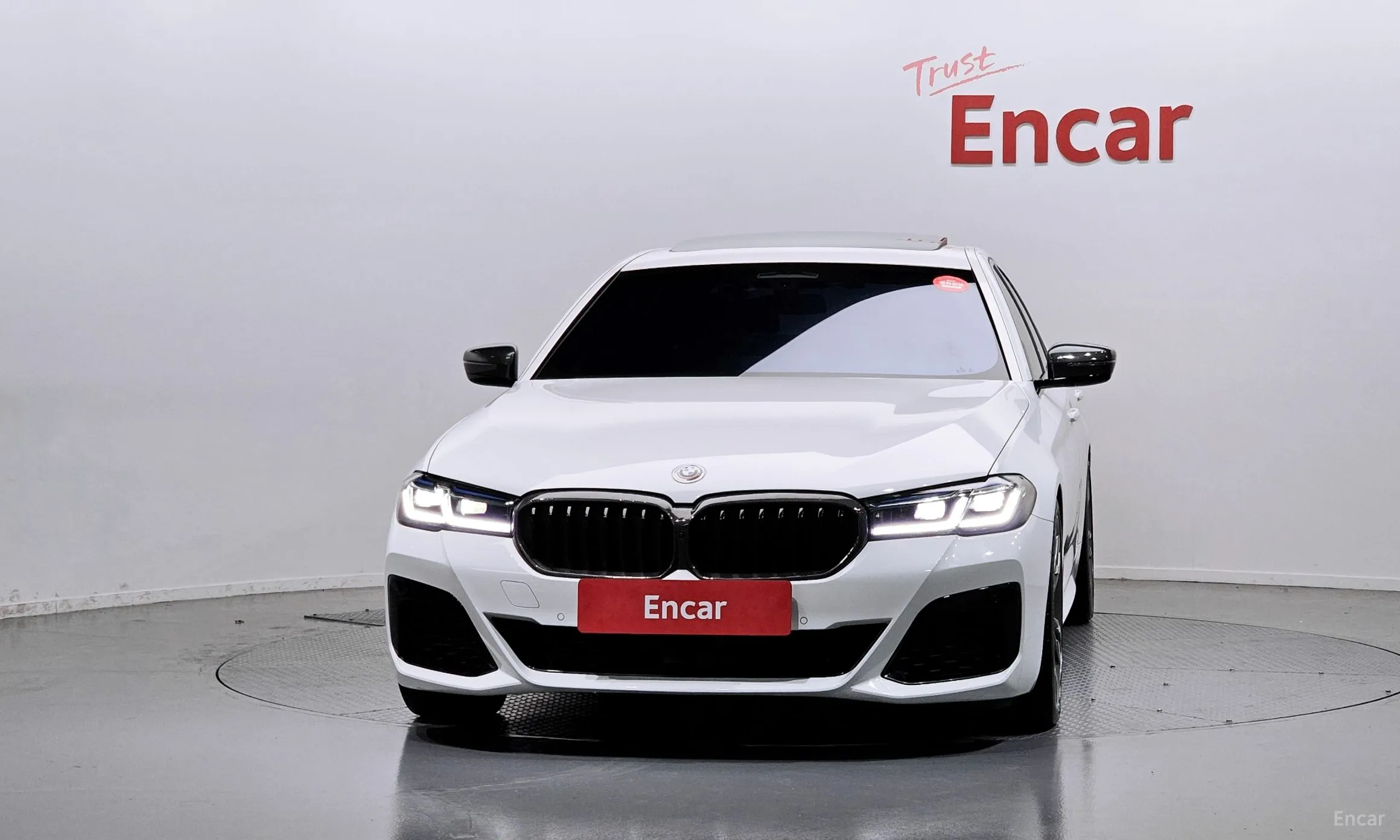 BMW 5 Series (G30) превью 3