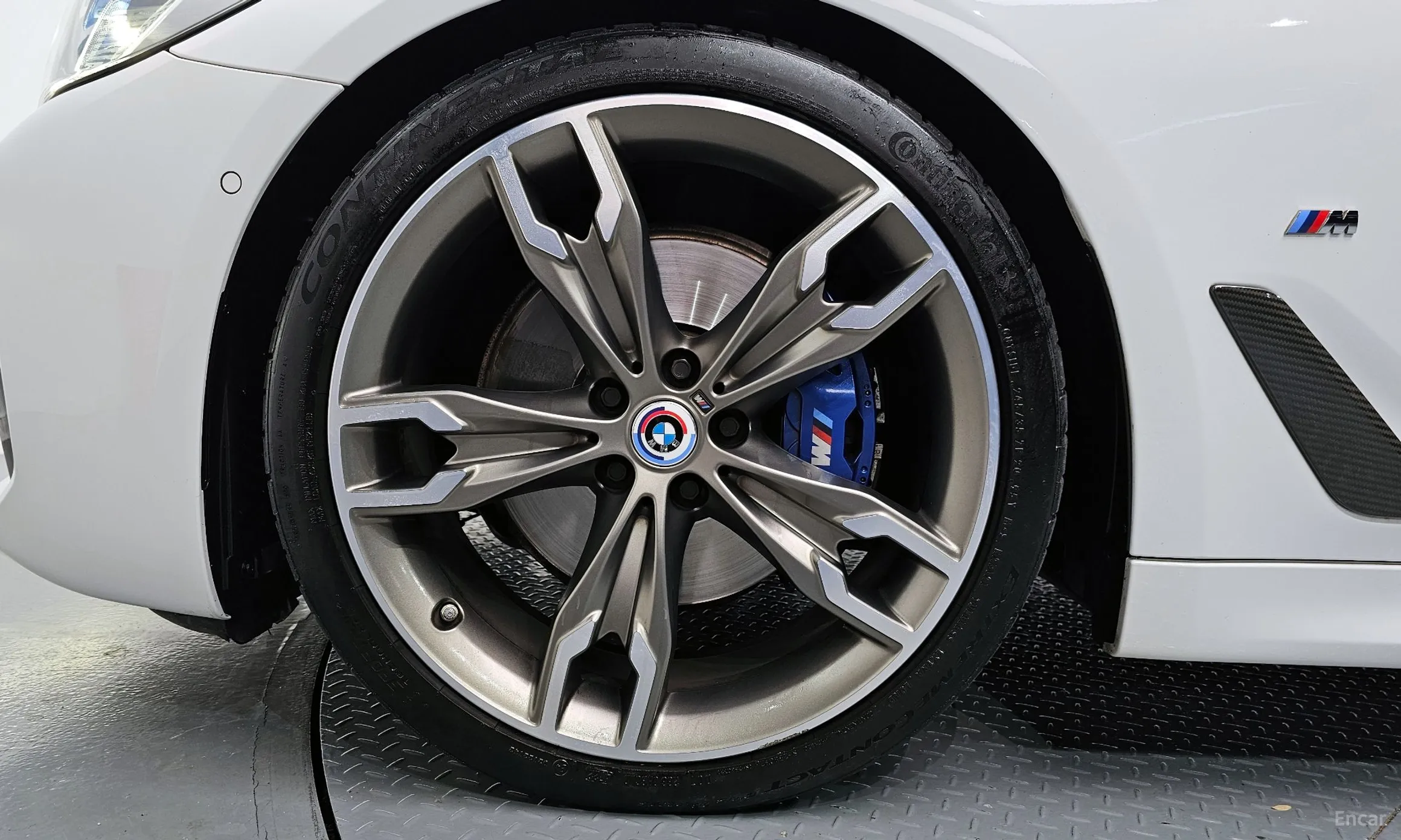 BMW 5 Series (G30) превью 5