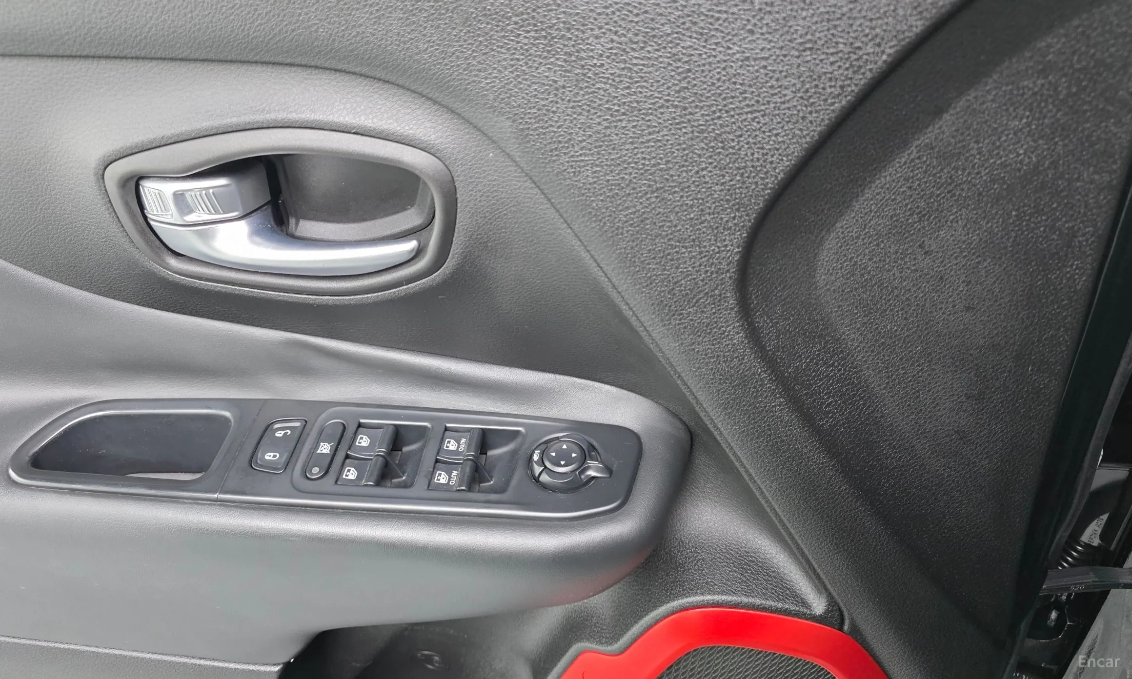 Jeep Renegade превью 12