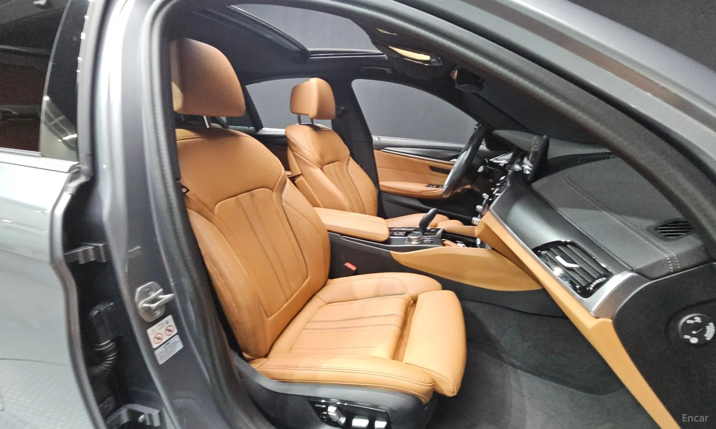 BMW 5 Series (G30) превью 11