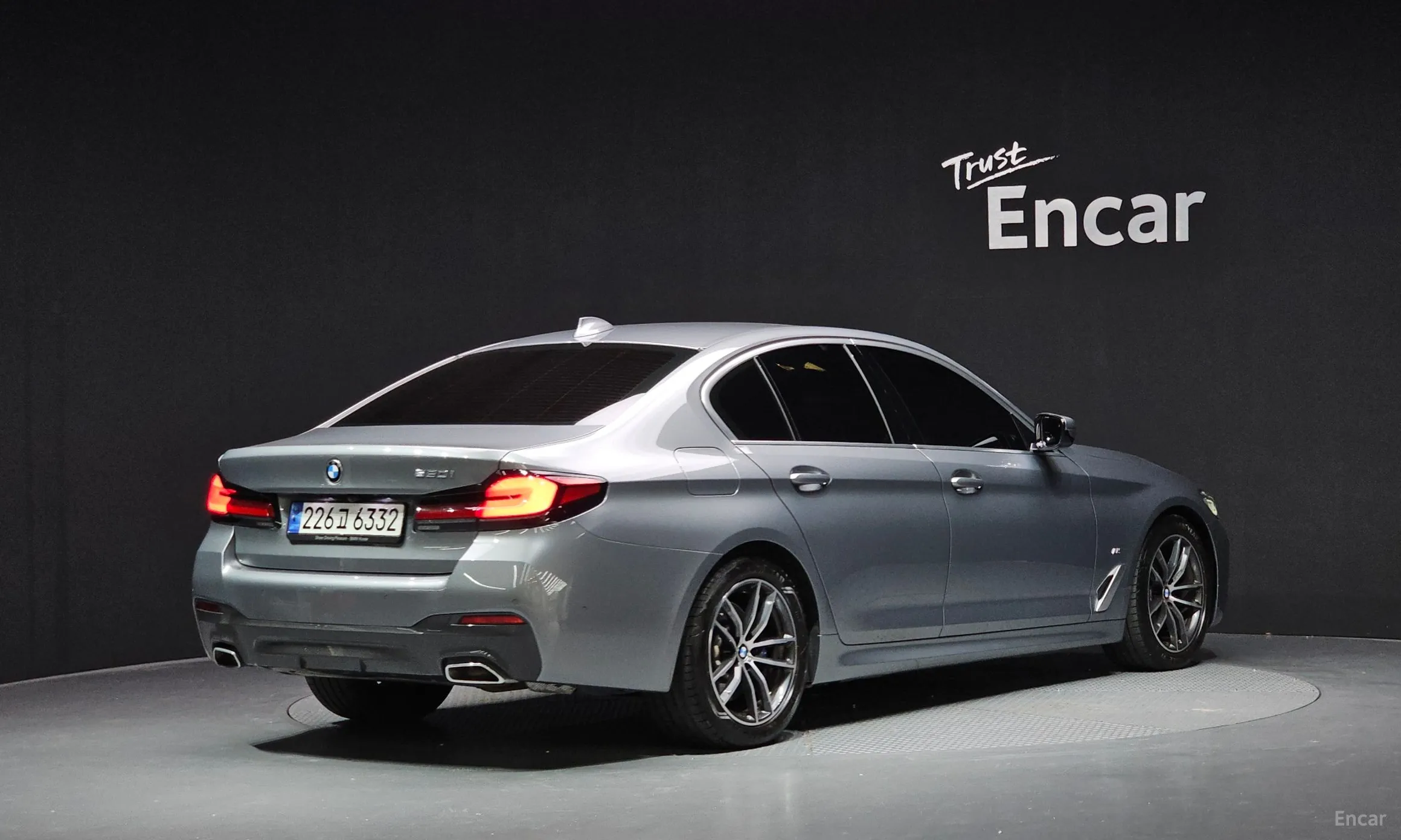 BMW 5 Series (G30) превью 2