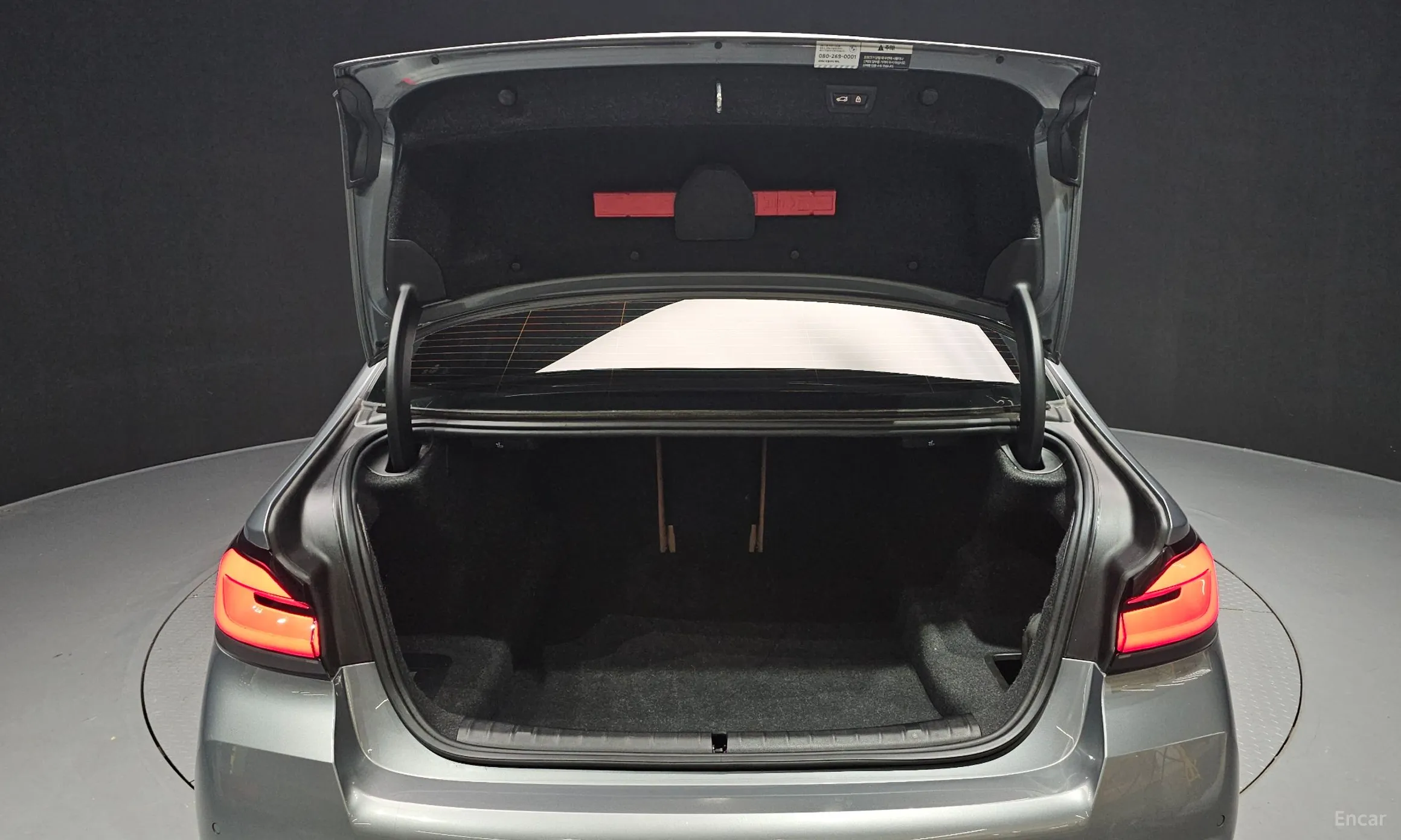 BMW 5 Series (G30) превью 20