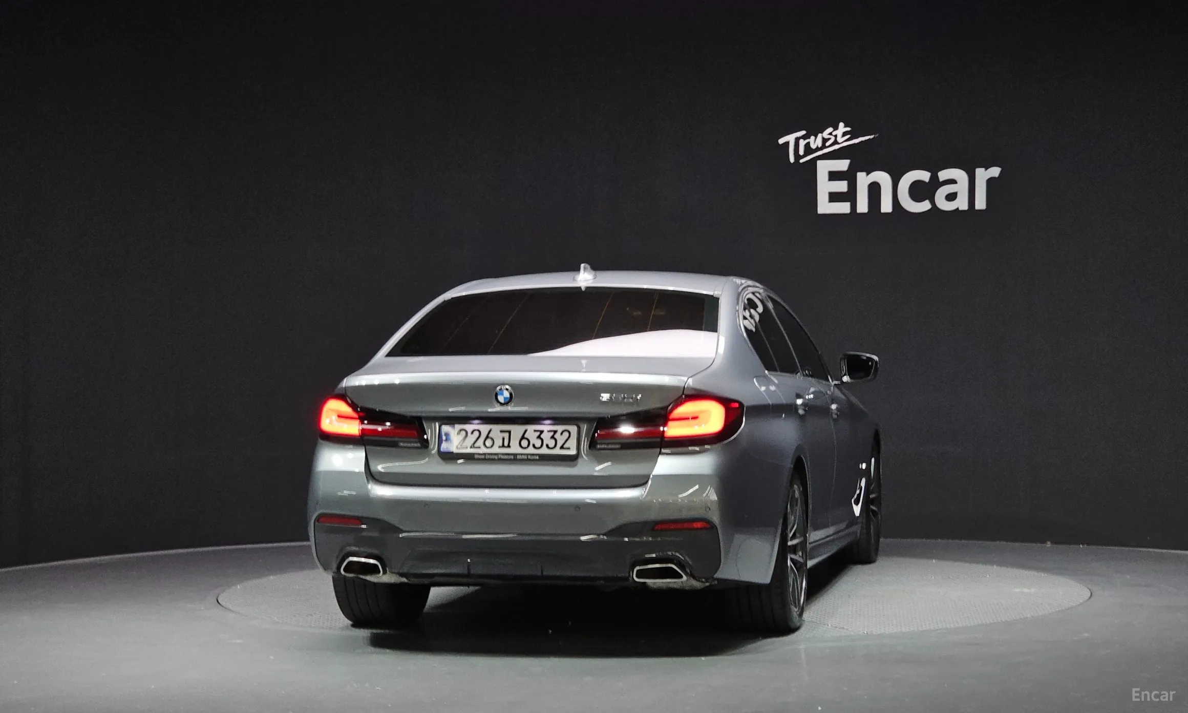 BMW 5 Series (G30) превью 4