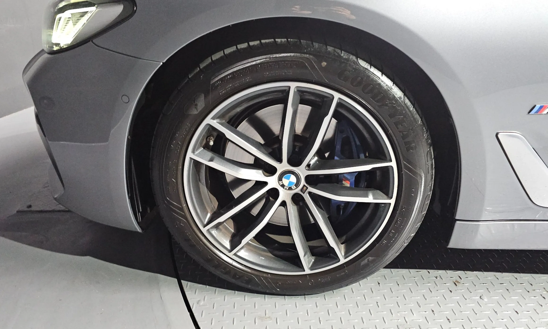 BMW 5 Series (G30) превью 5