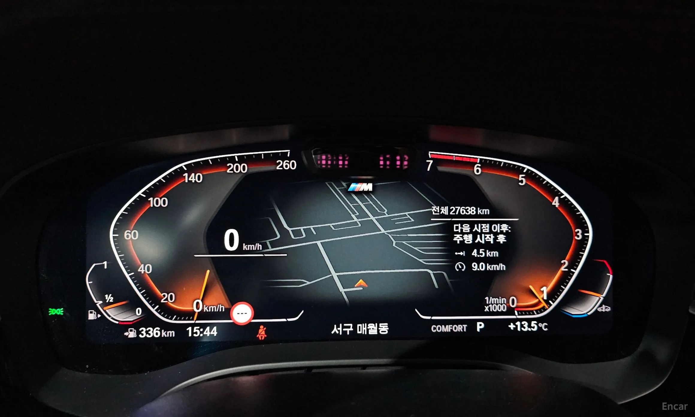 BMW 5 Series (G30) превью 8