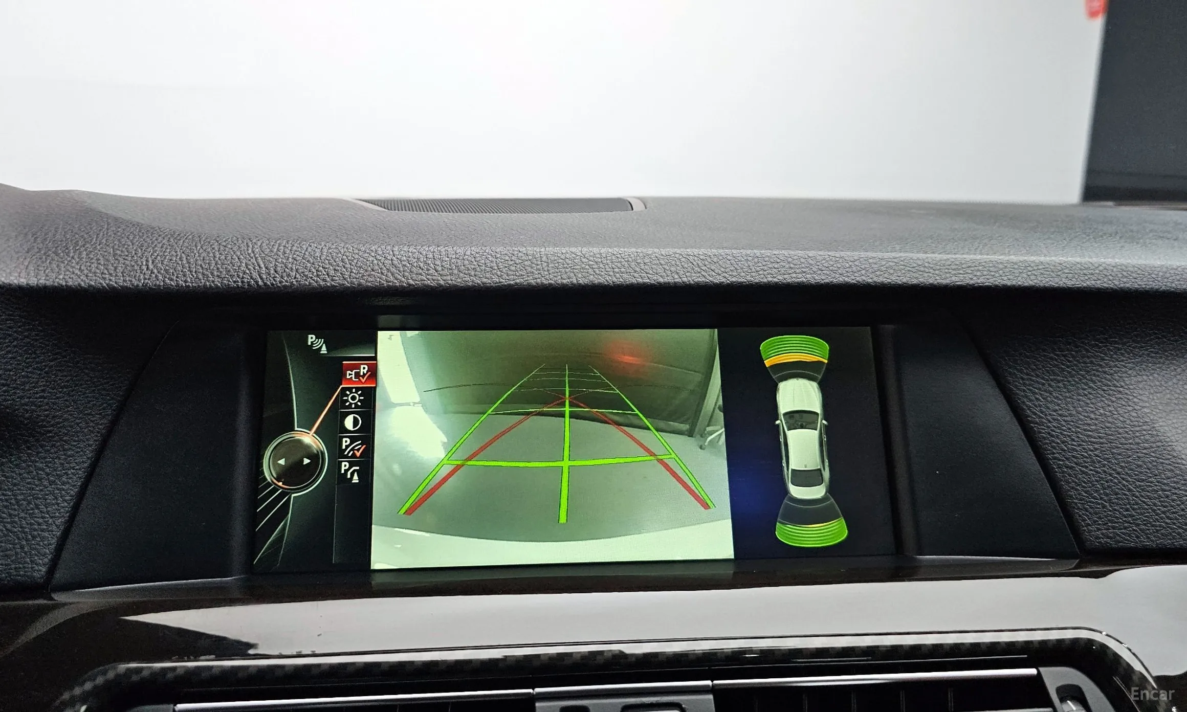 BMW 5 Series (F10) превью 15