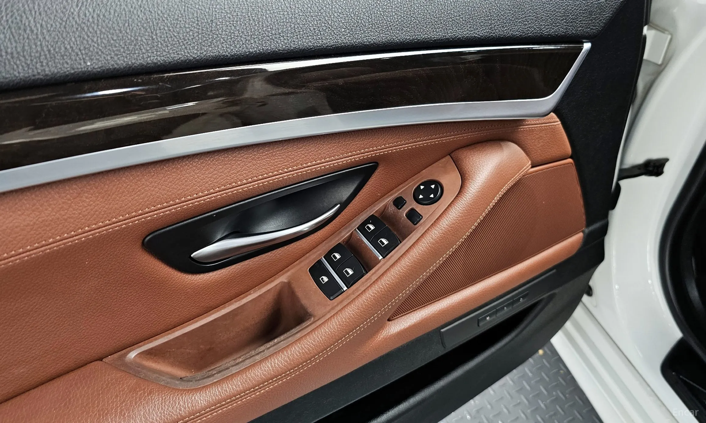 BMW 5 Series (F10) превью 18