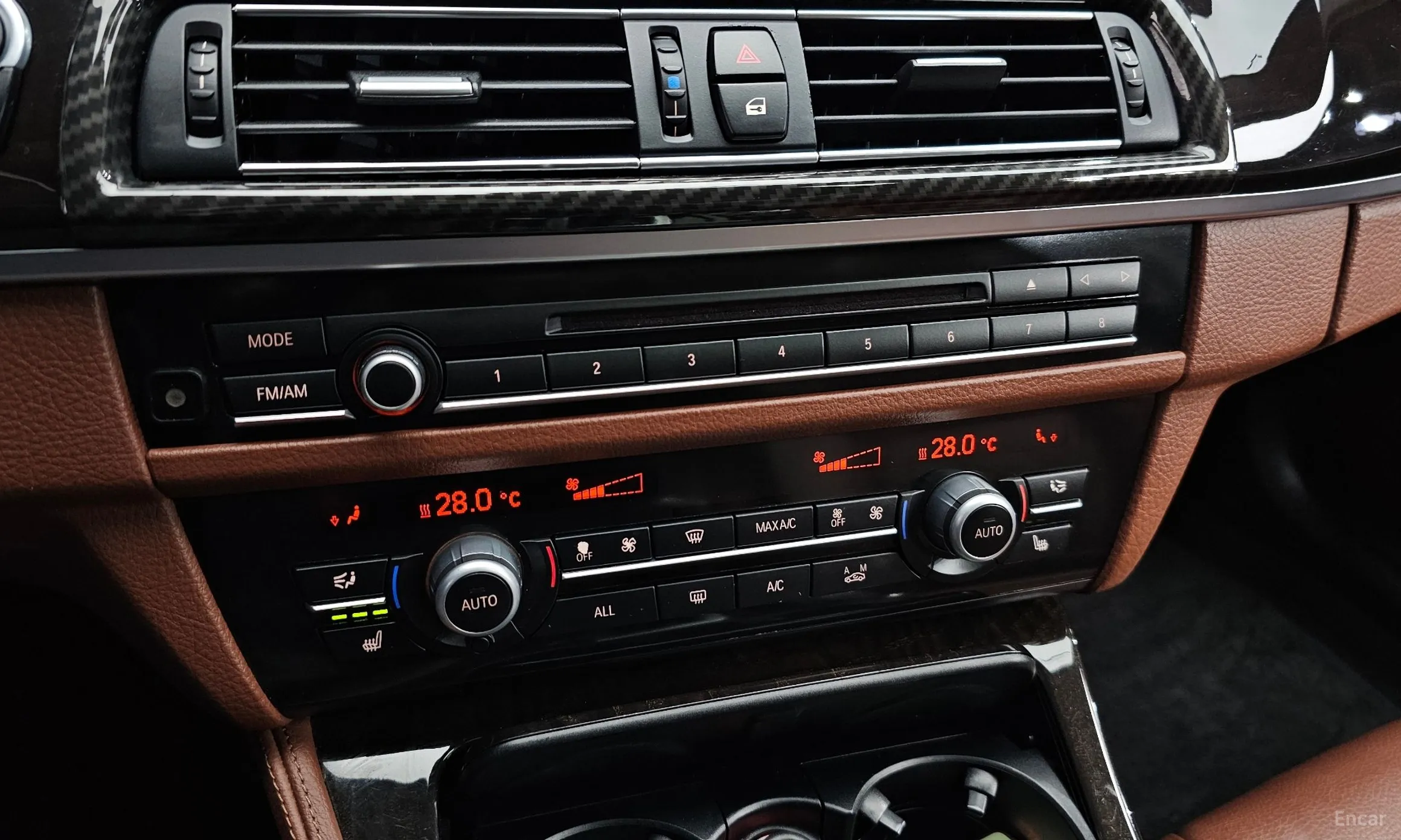 BMW 5 Series (F10) превью 19