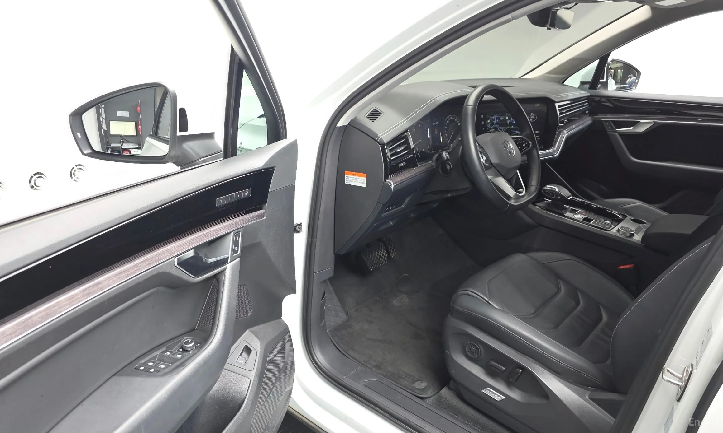 Volkswagen Touareg 3rd Generation превью 11