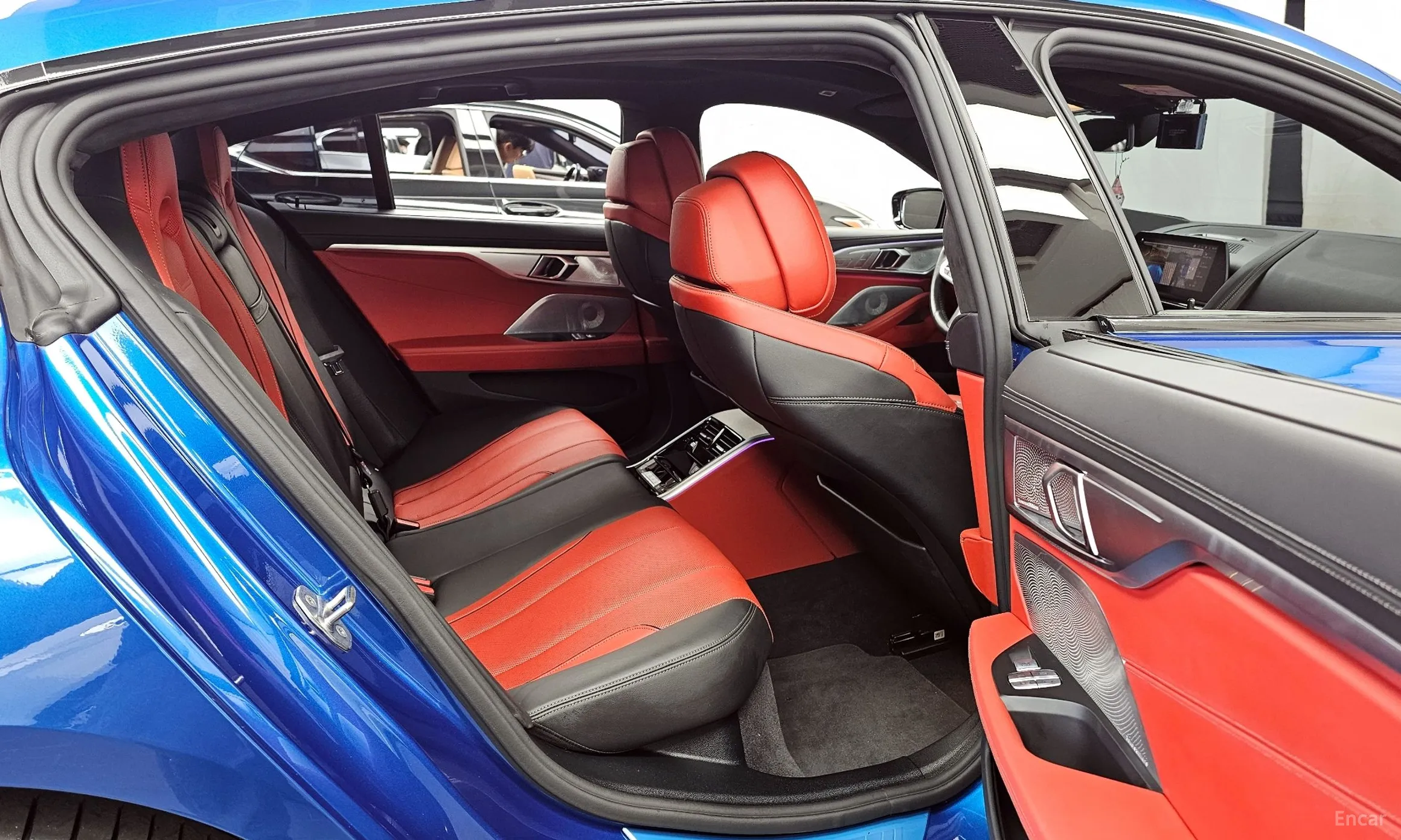 BMW 8-series (G15) превью 12