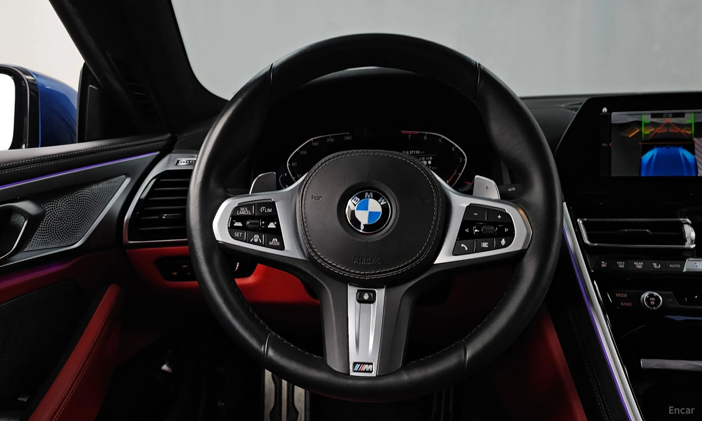 BMW 8-series (G15) превью 13