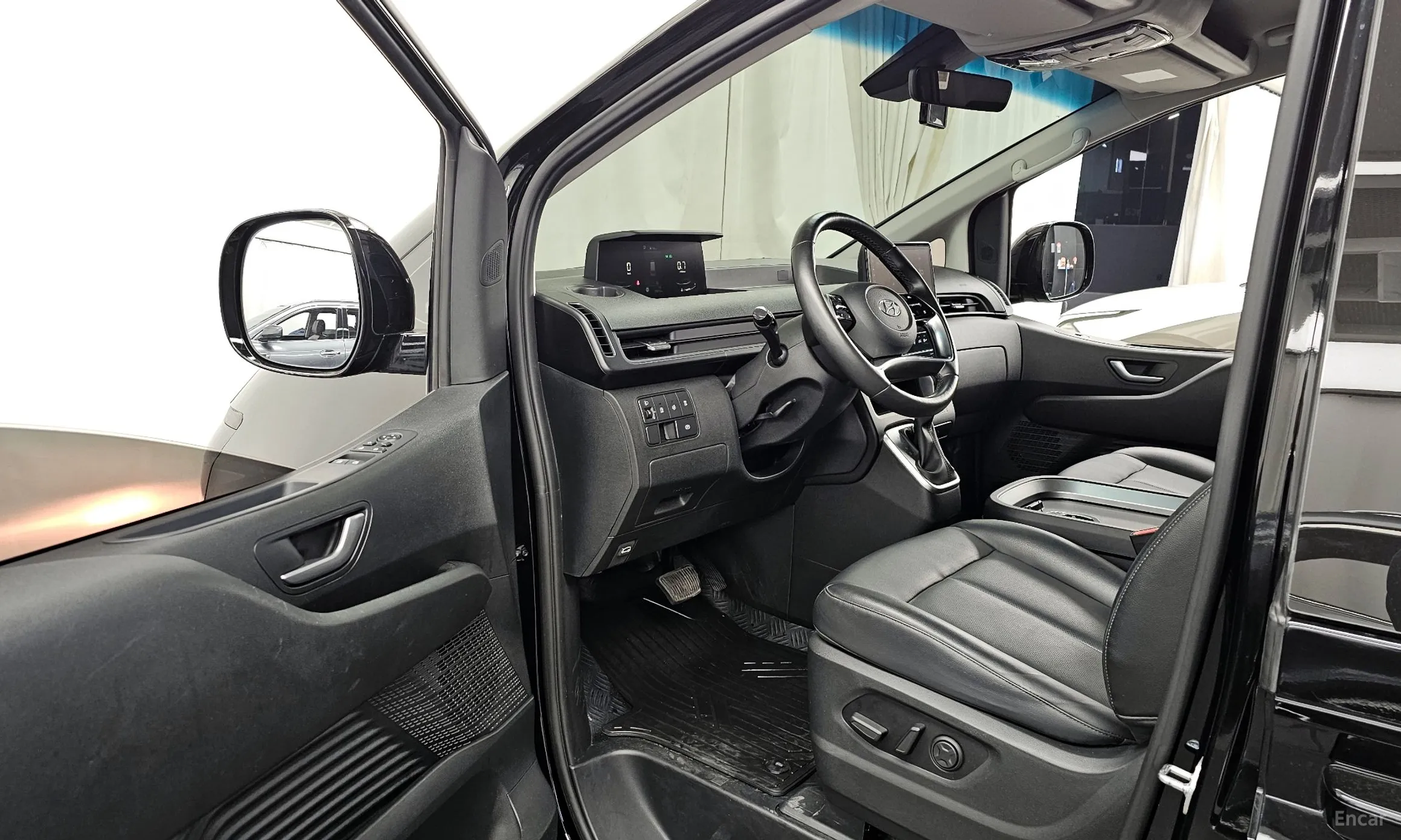 Hyundai Staria превью 10
