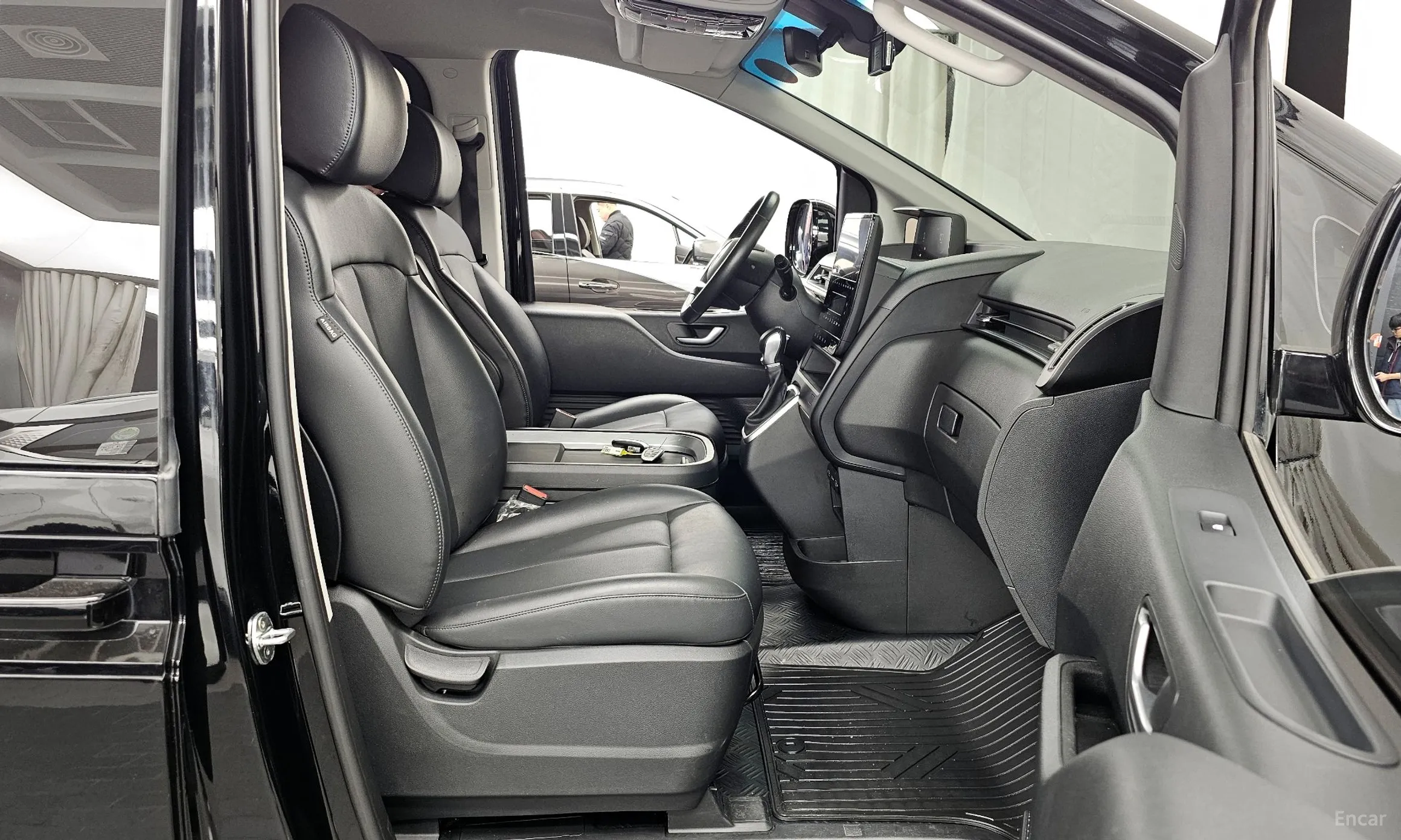 Hyundai Staria превью 11