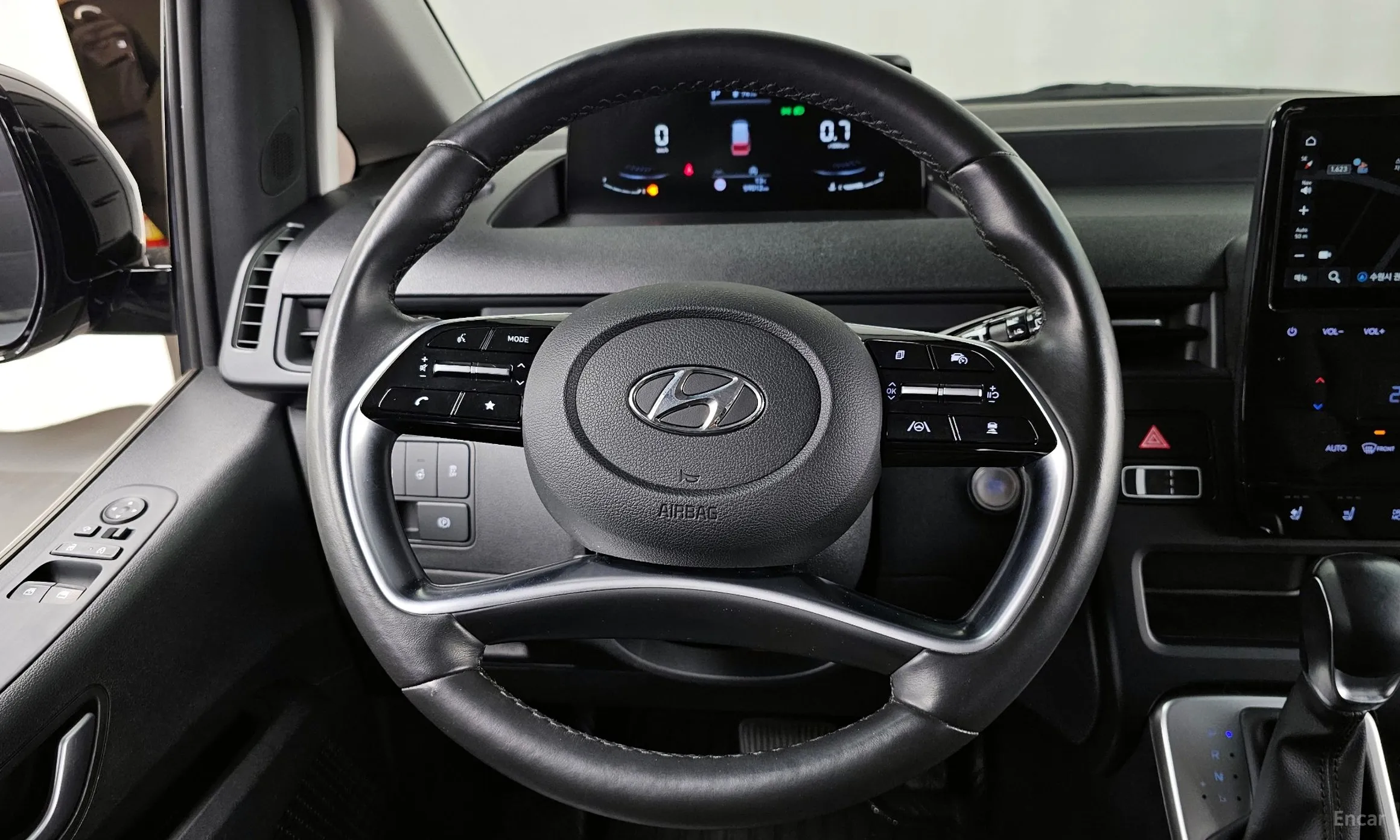Hyundai Staria превью 13