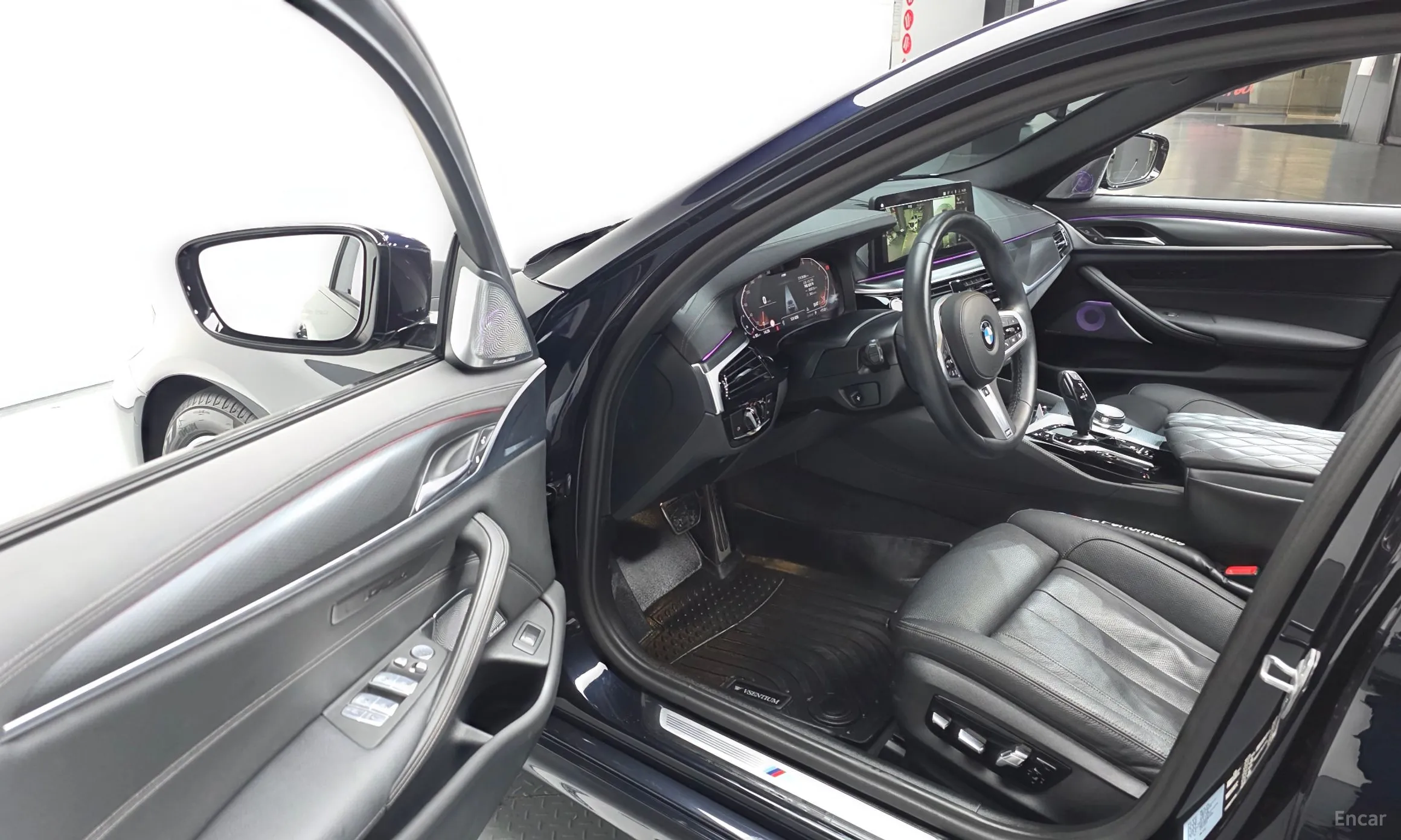 BMW 5 Series (G30) превью 11