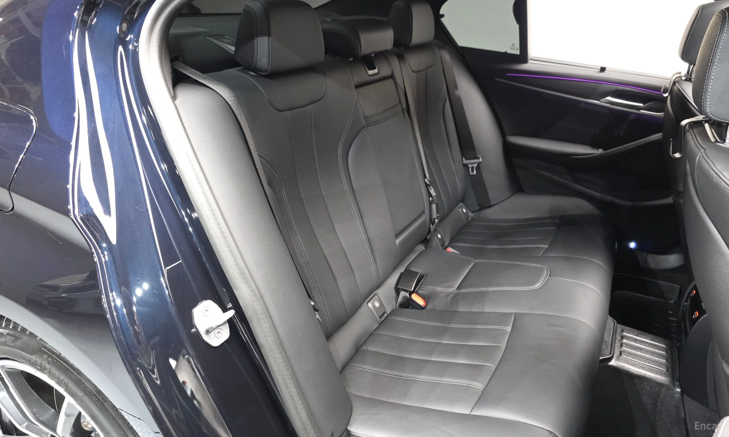 BMW 5 Series (G30) превью 12