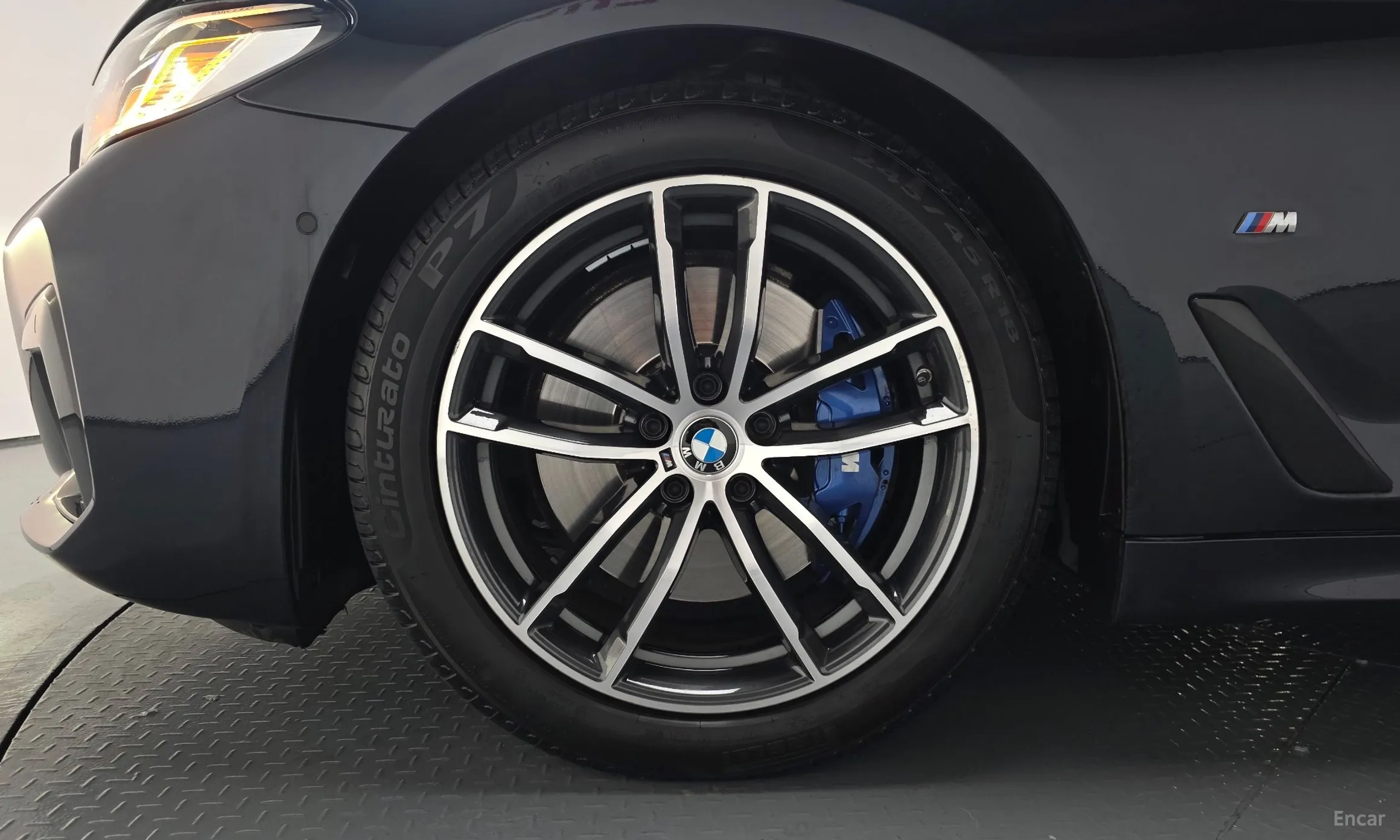 BMW 5 Series (G30) превью 5