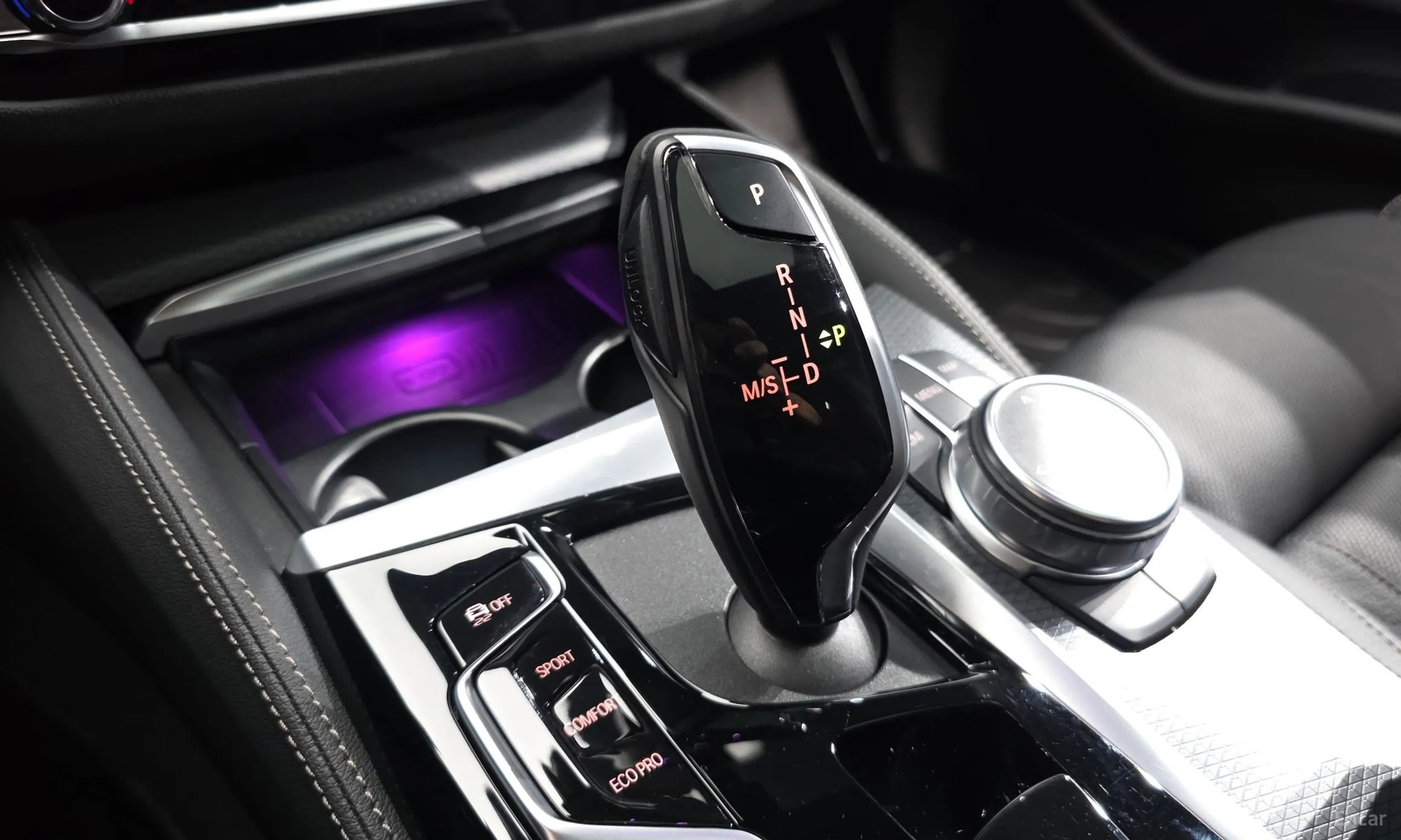 BMW 5 Series (G30) превью 9