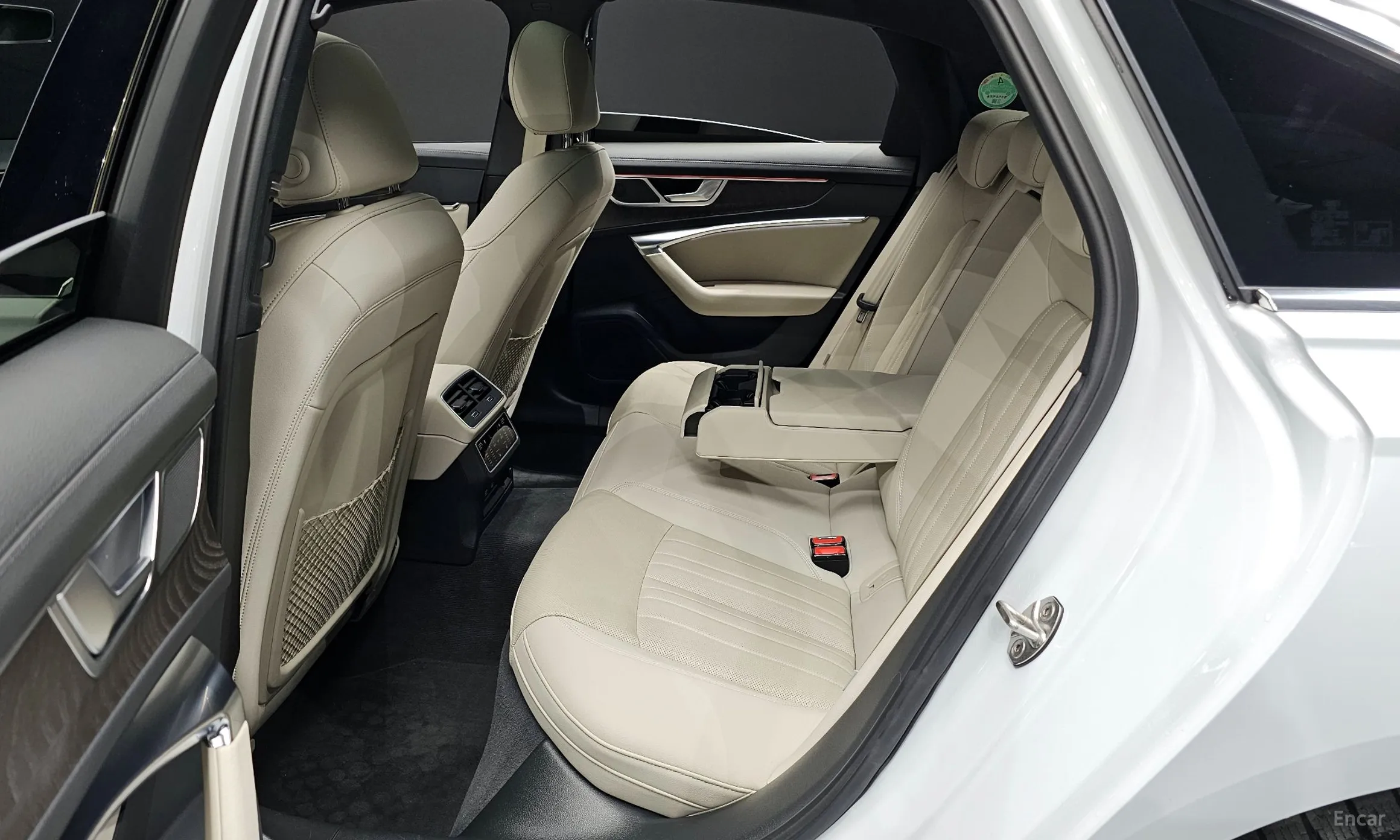 Audi A6 (C8) превью 12