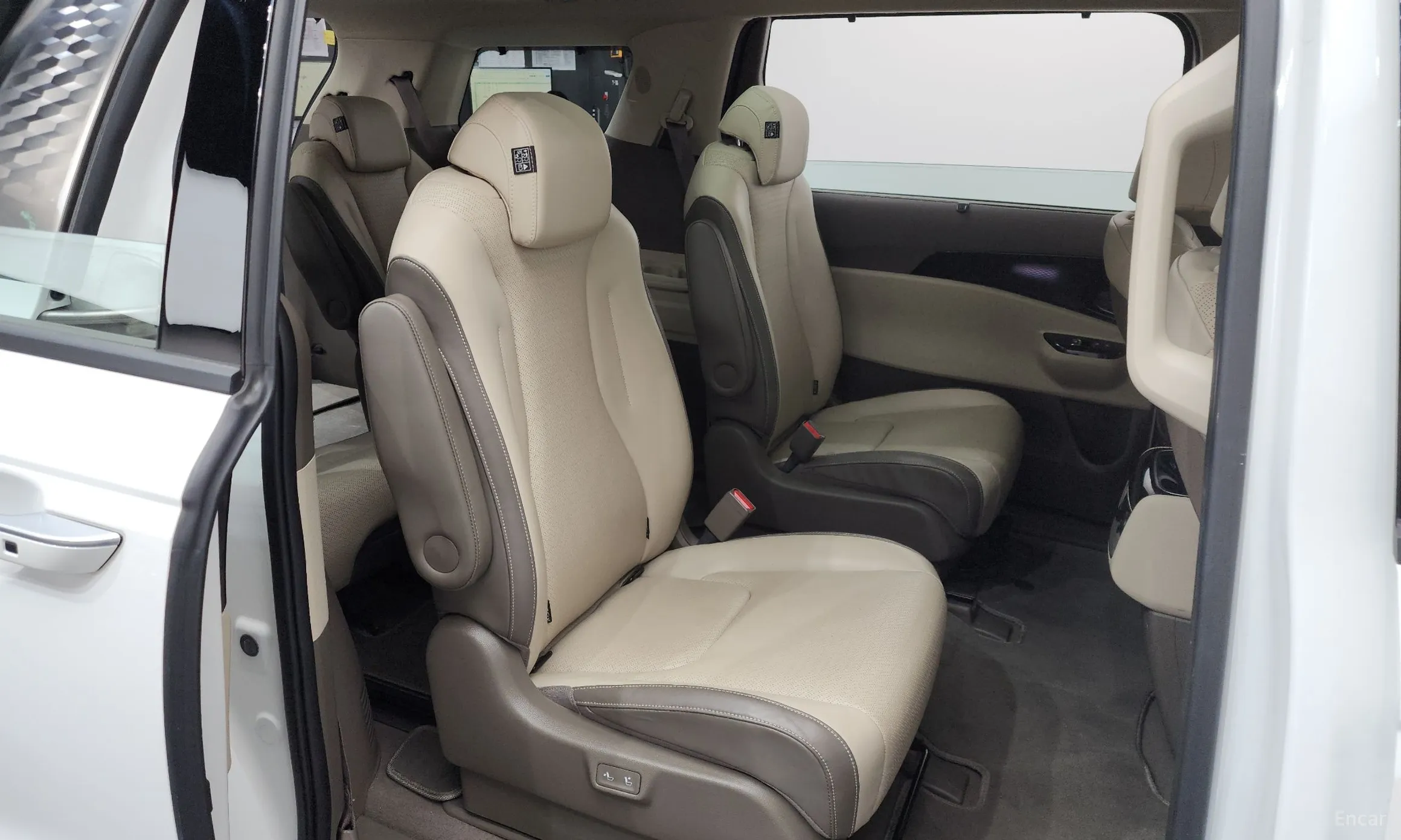Kia Carnival Gen 4 превью 12