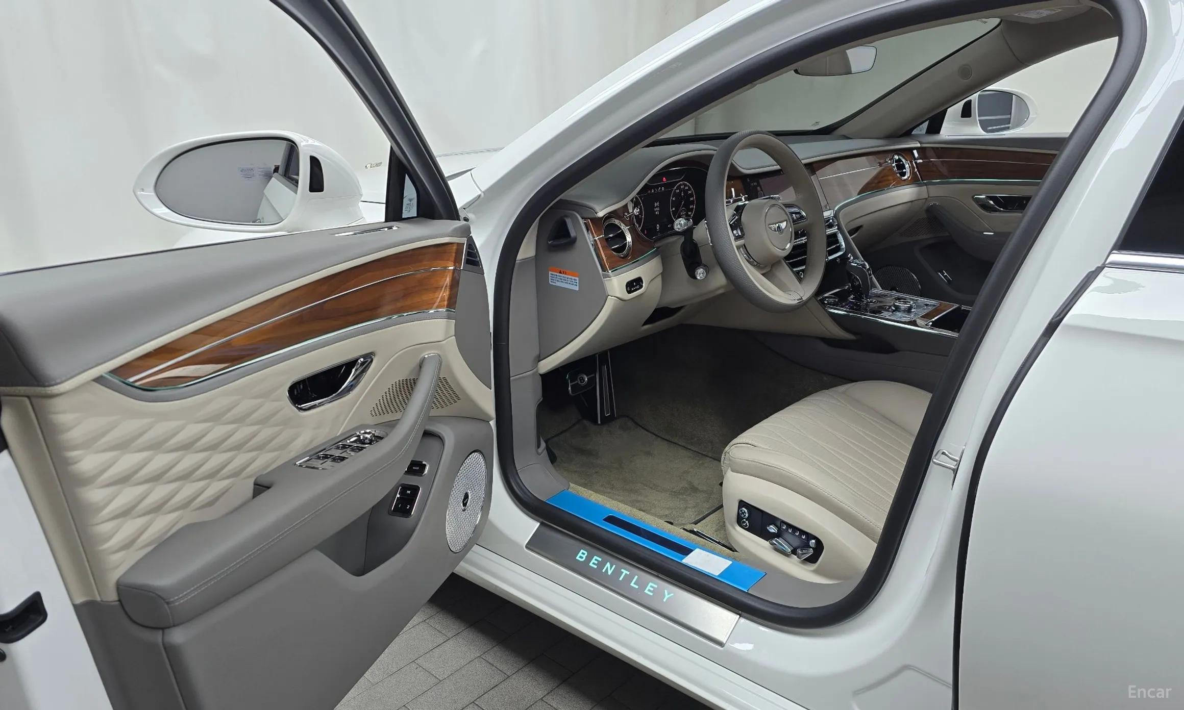 Bentley Flying Spur 3rd Generation превью 10