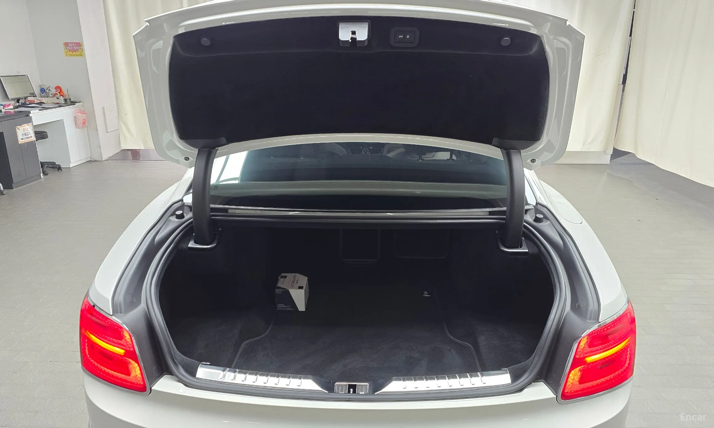 Bentley Flying Spur 3rd Generation превью 20