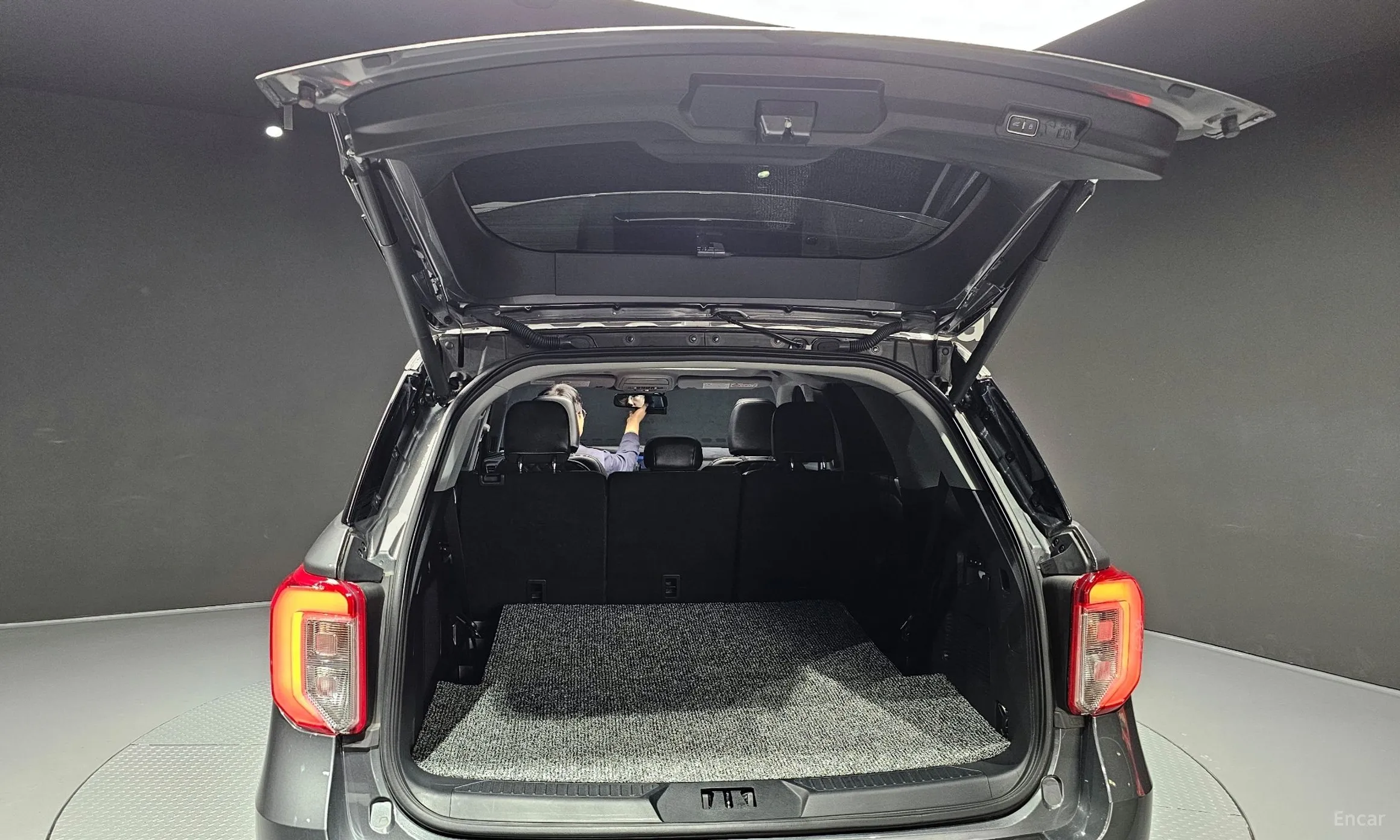 Ford Explorer 6th Generation превью 19