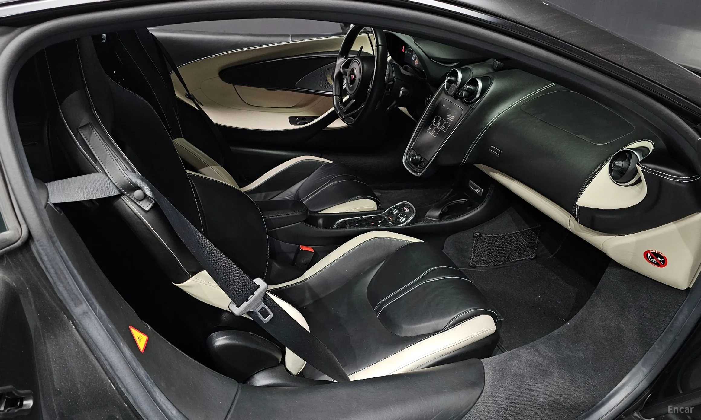 McLaren 570GT превью 10