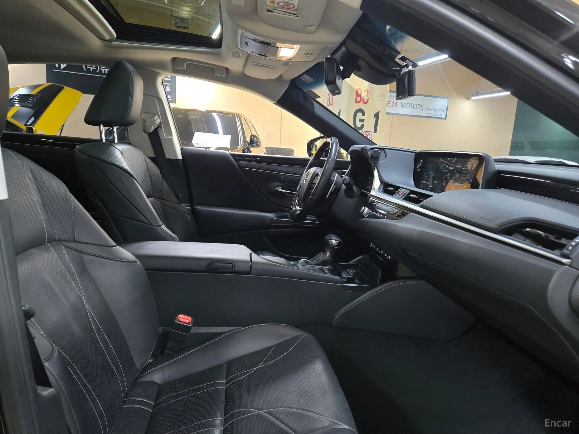 Lexus ES300h 7th Generation превью 17