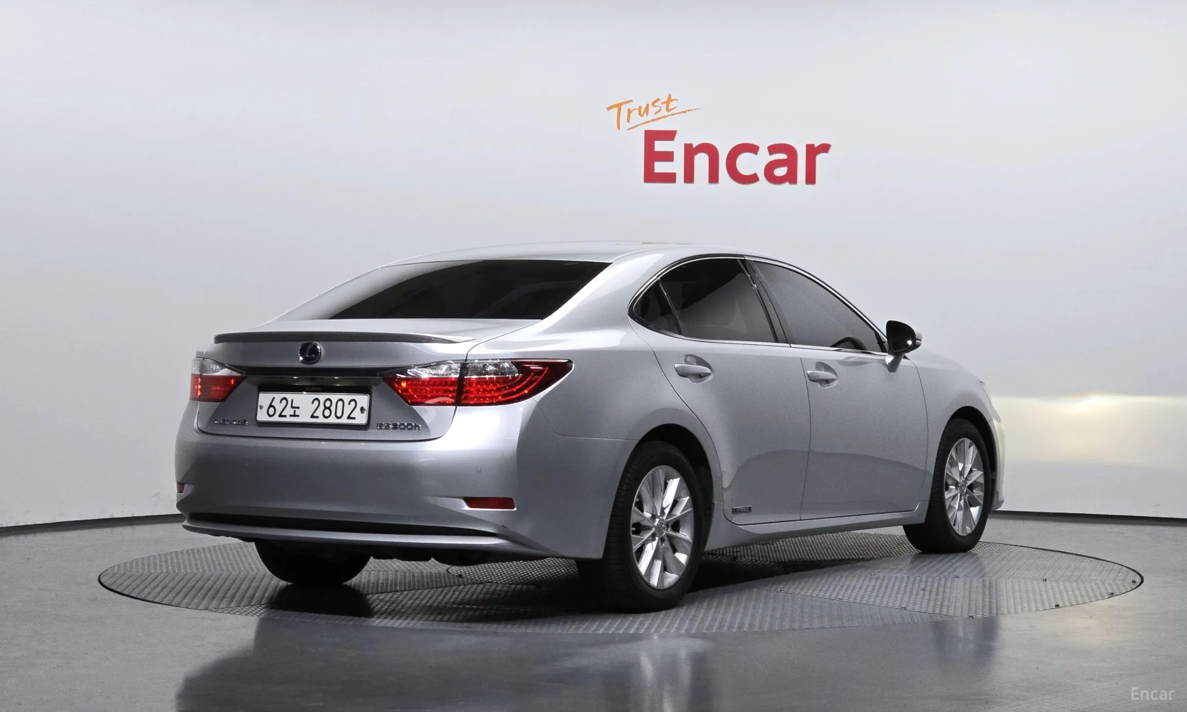 Lexus New ES300h