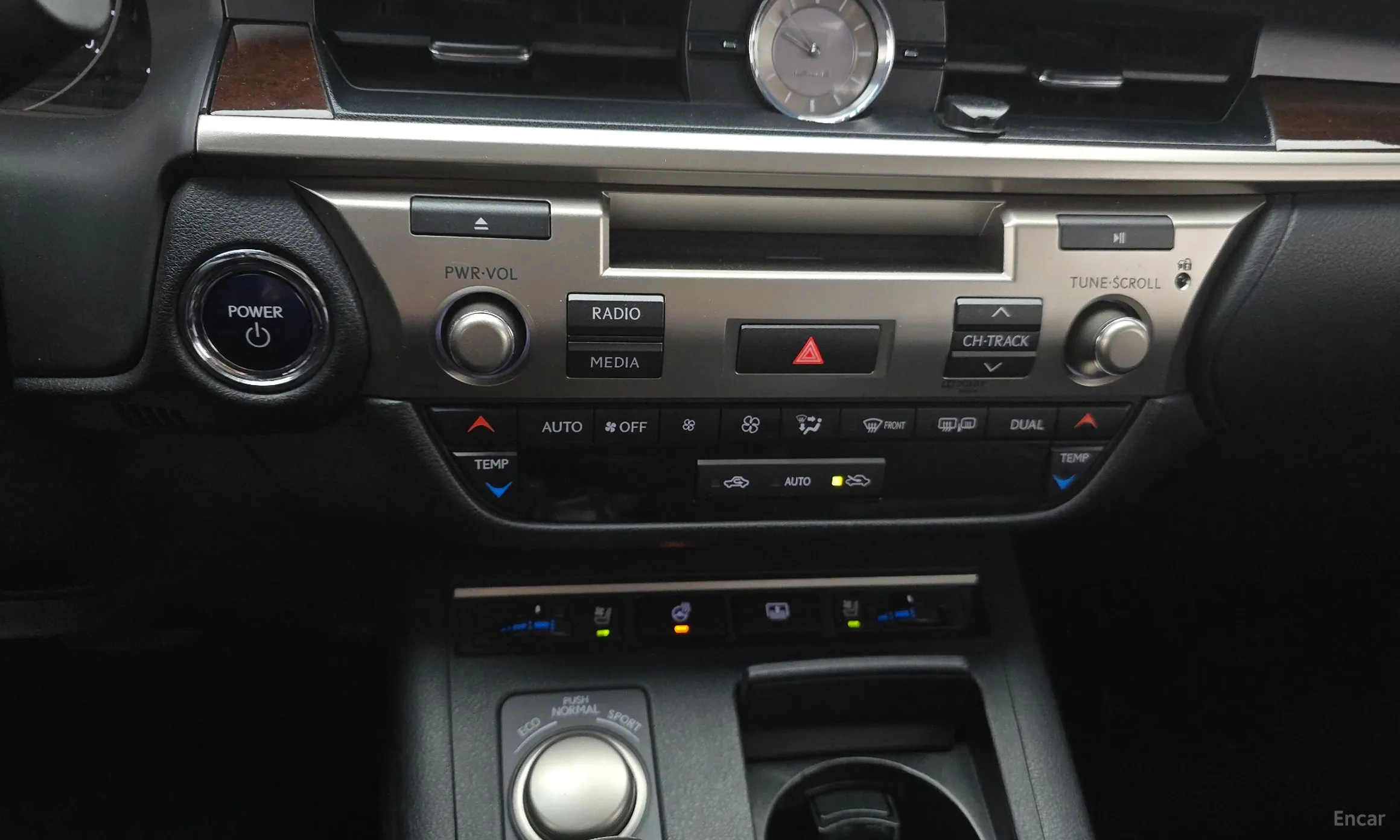 Lexus New ES300h превью 16