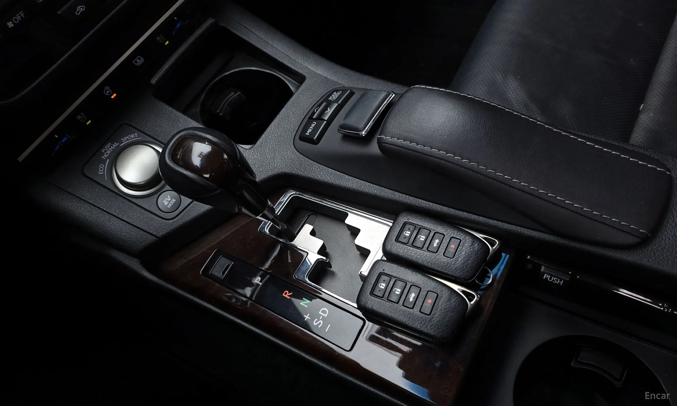 Lexus New ES300h превью 9