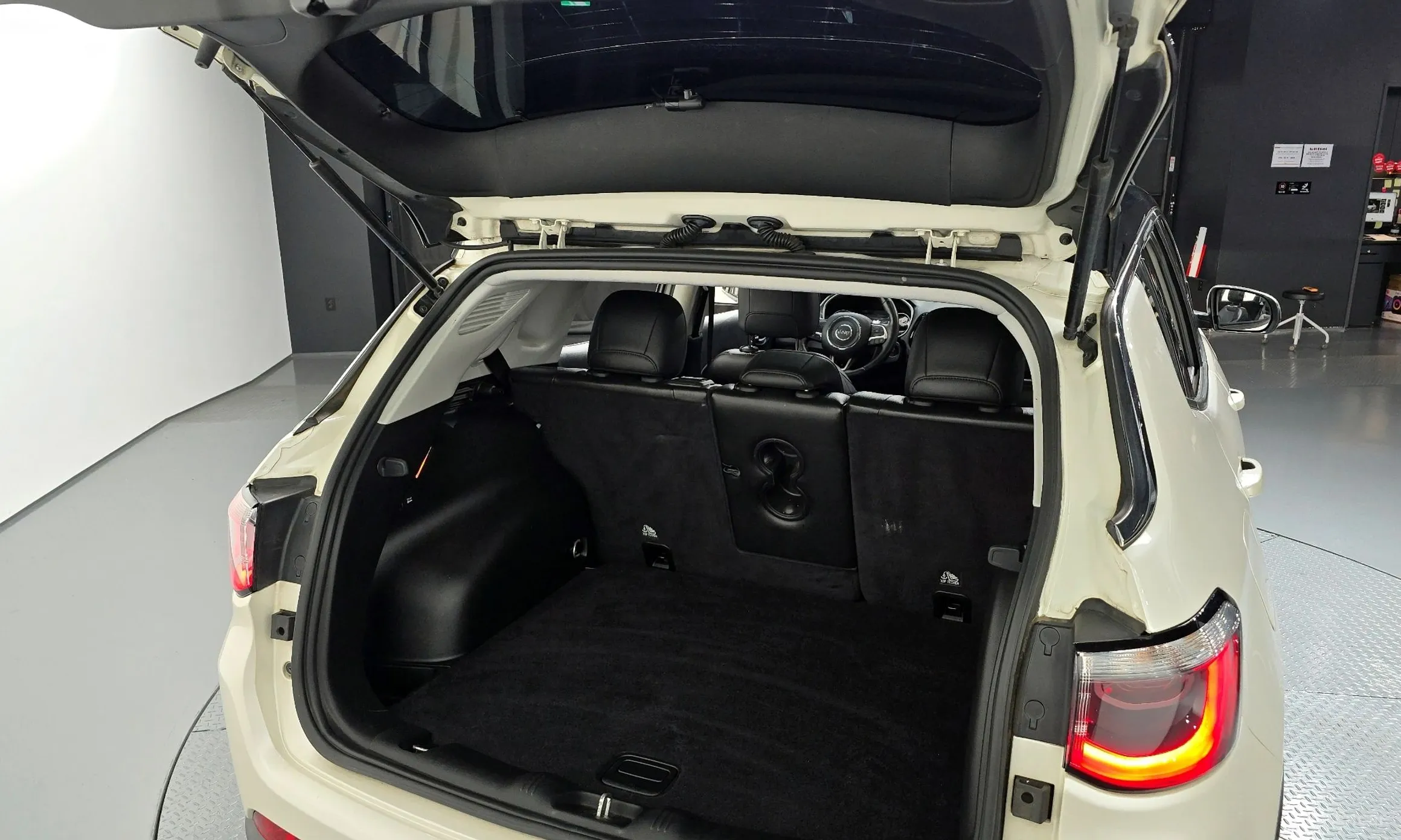 Jeep Compass 2nd Generation превью 20