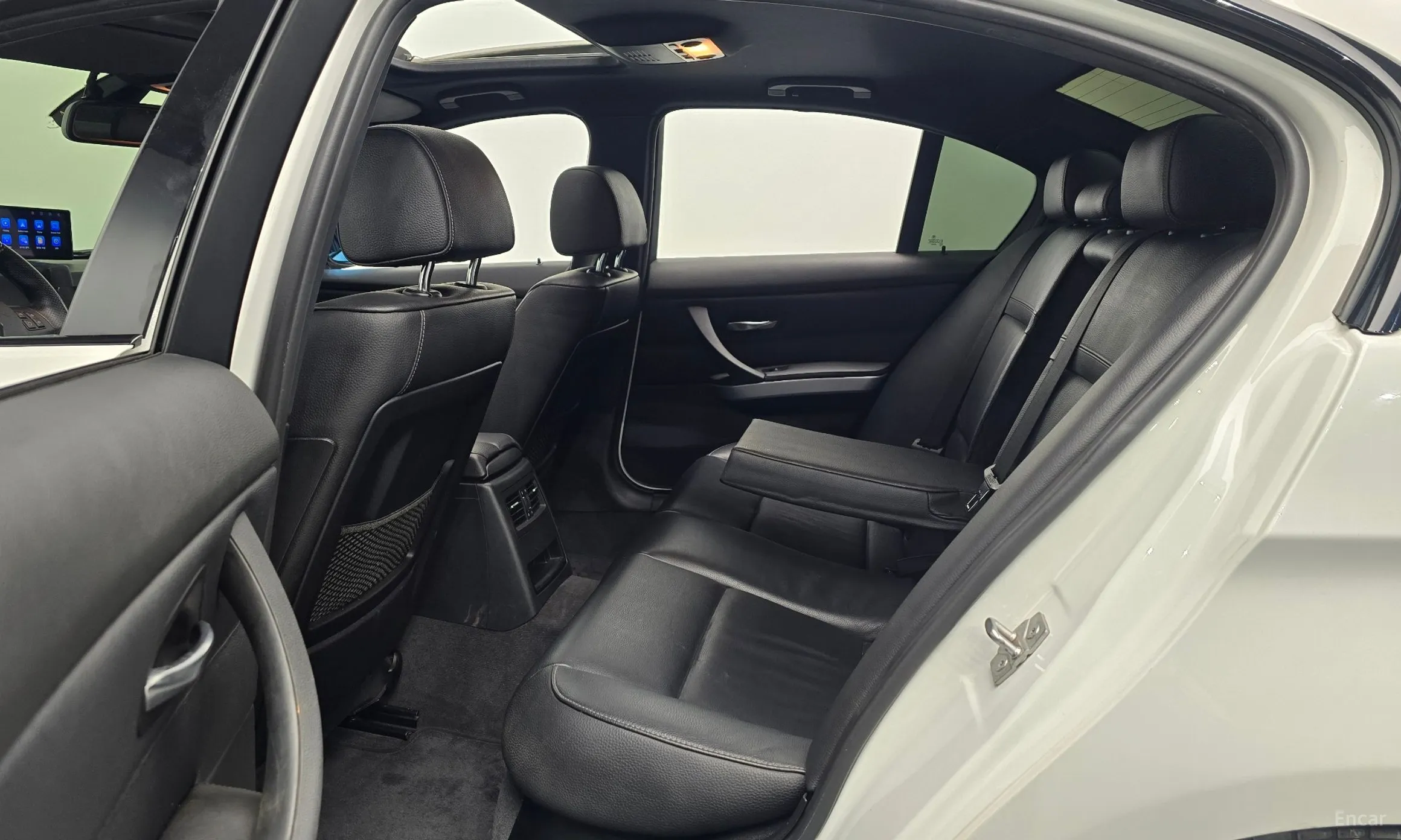 BMW 3 Series (E90) превью 12
