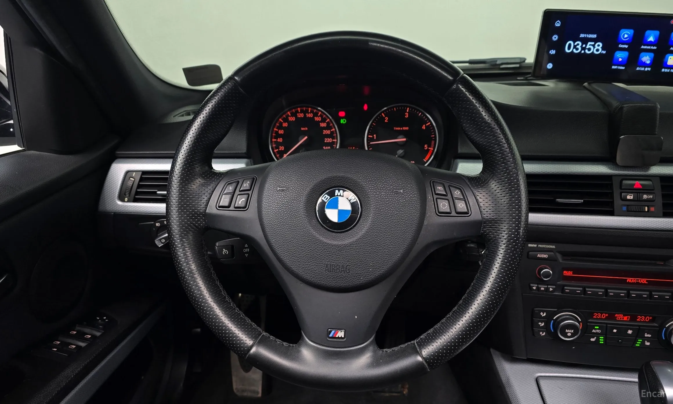 BMW 3 Series (E90) превью 13