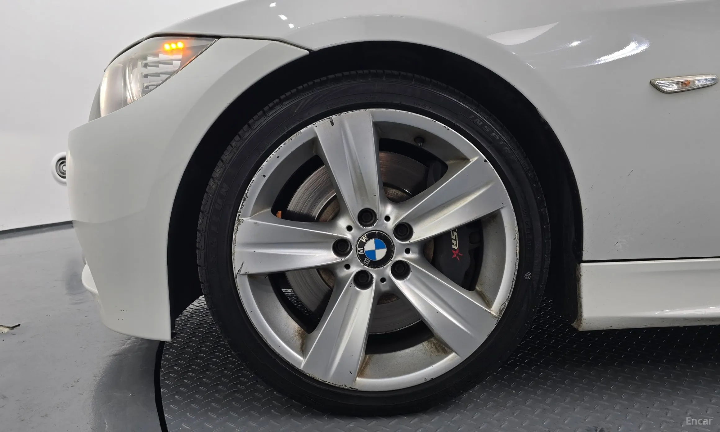 BMW 3 Series (E90) превью 5