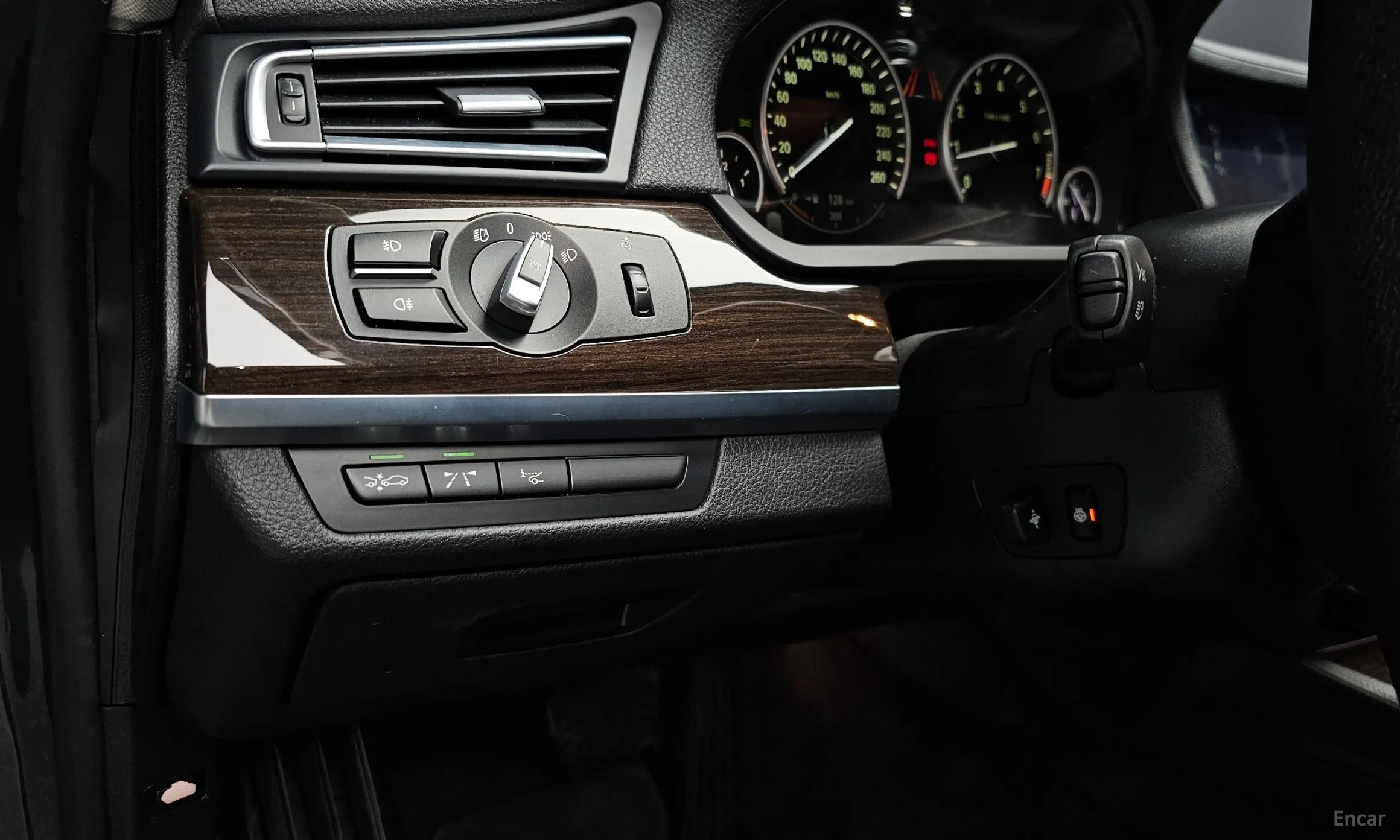 BMW 7 Series (F01) превью 16
