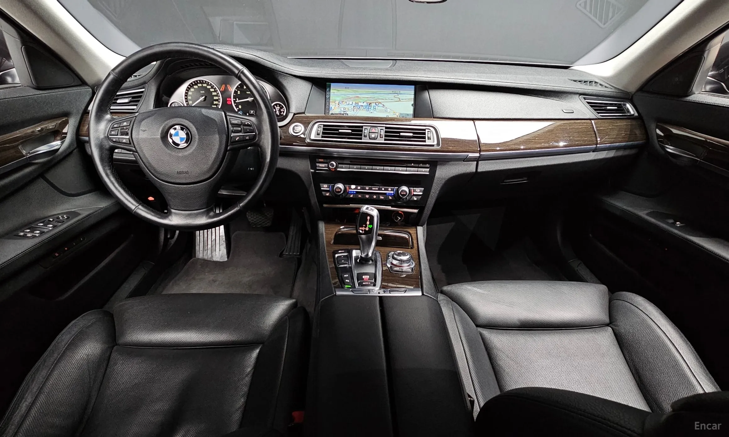 BMW 7 Series (F01) превью 7
