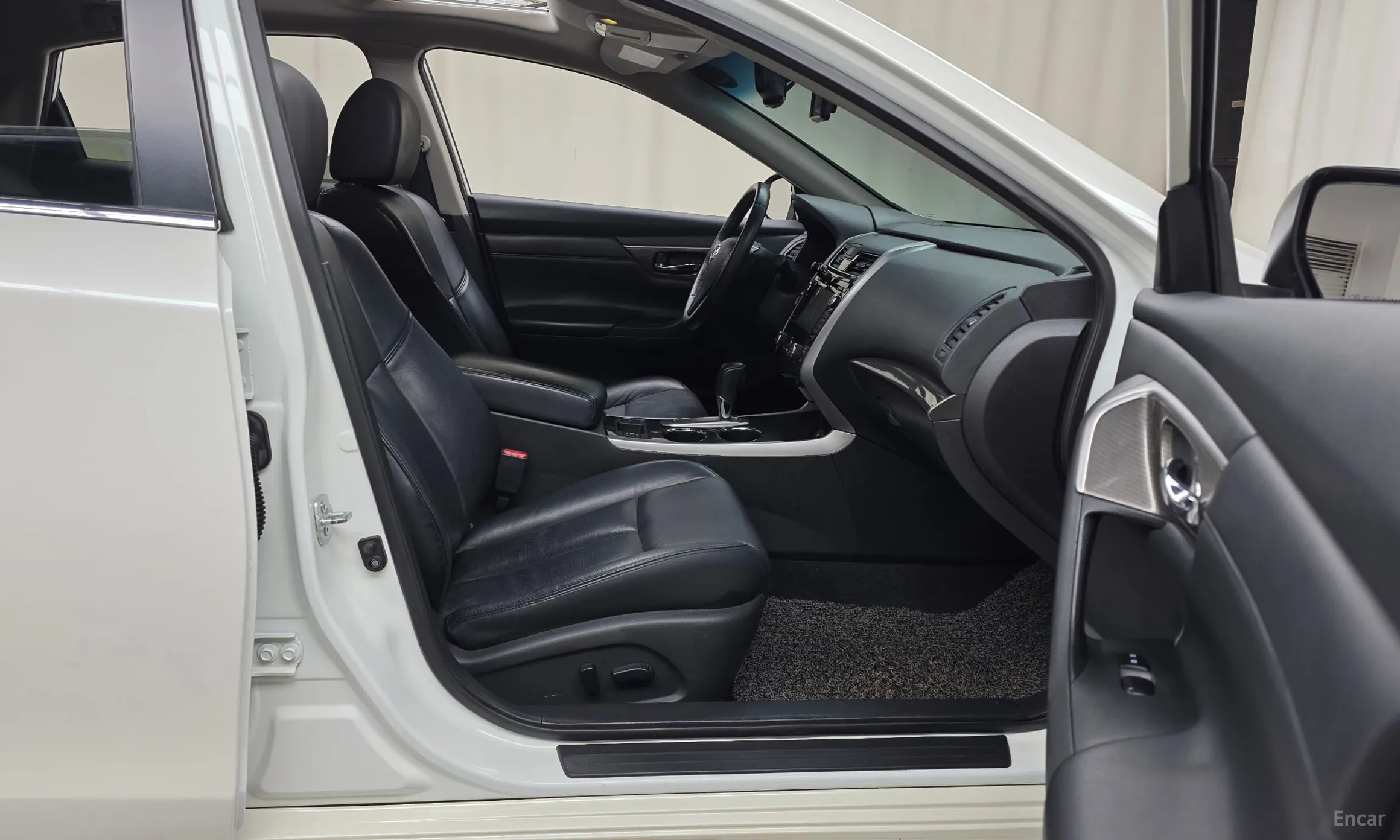Nissan Altima превью 11