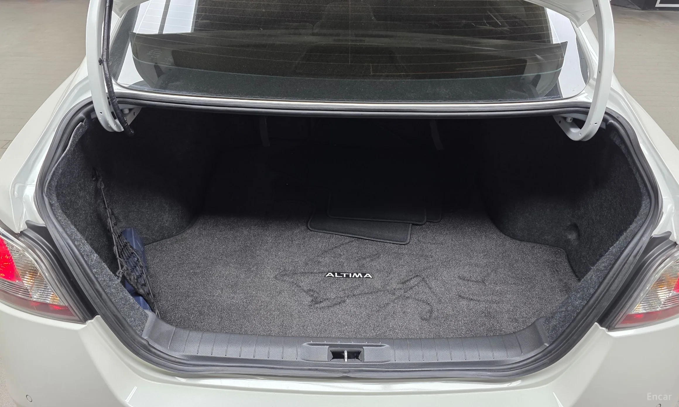 Nissan Altima превью 20