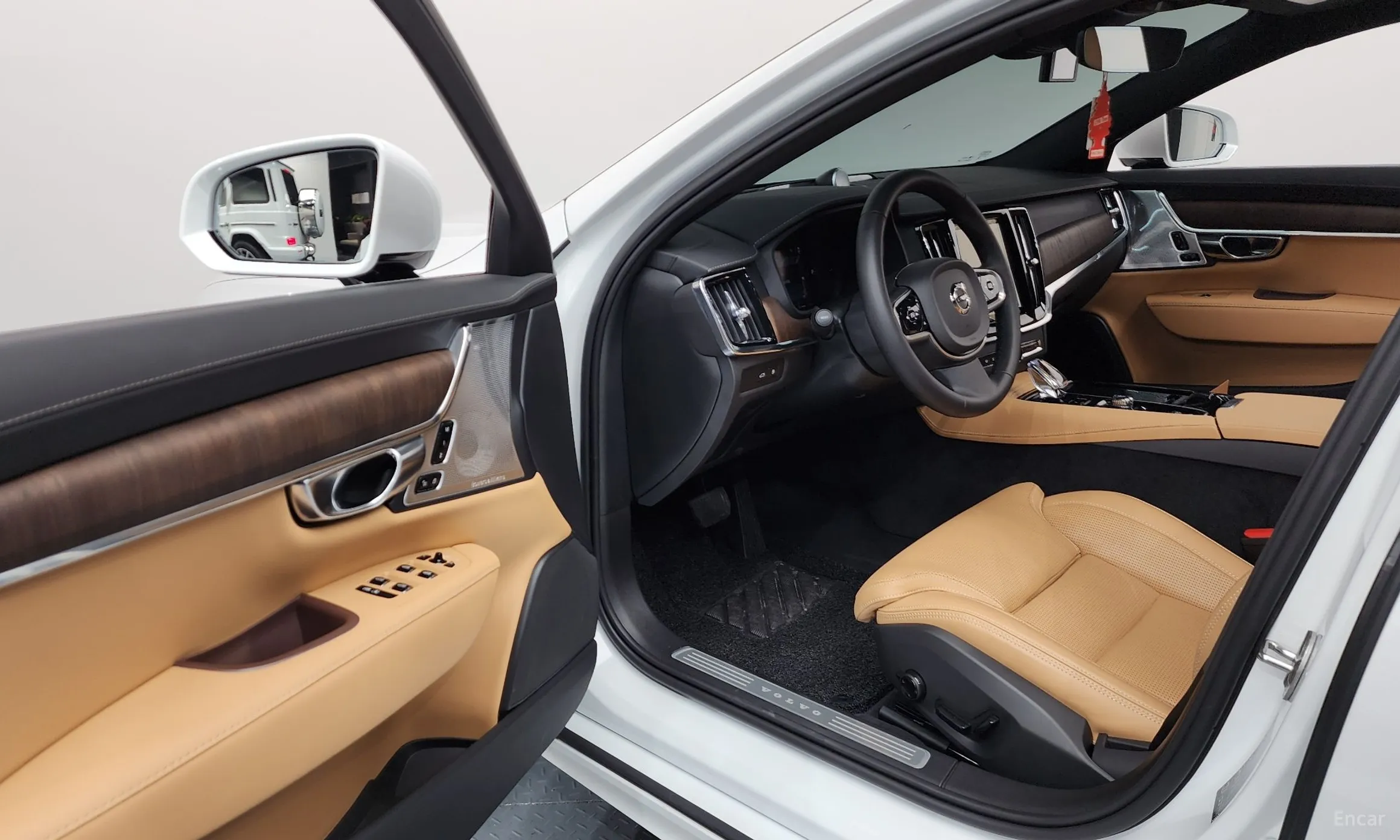 Volvo S90 превью 10
