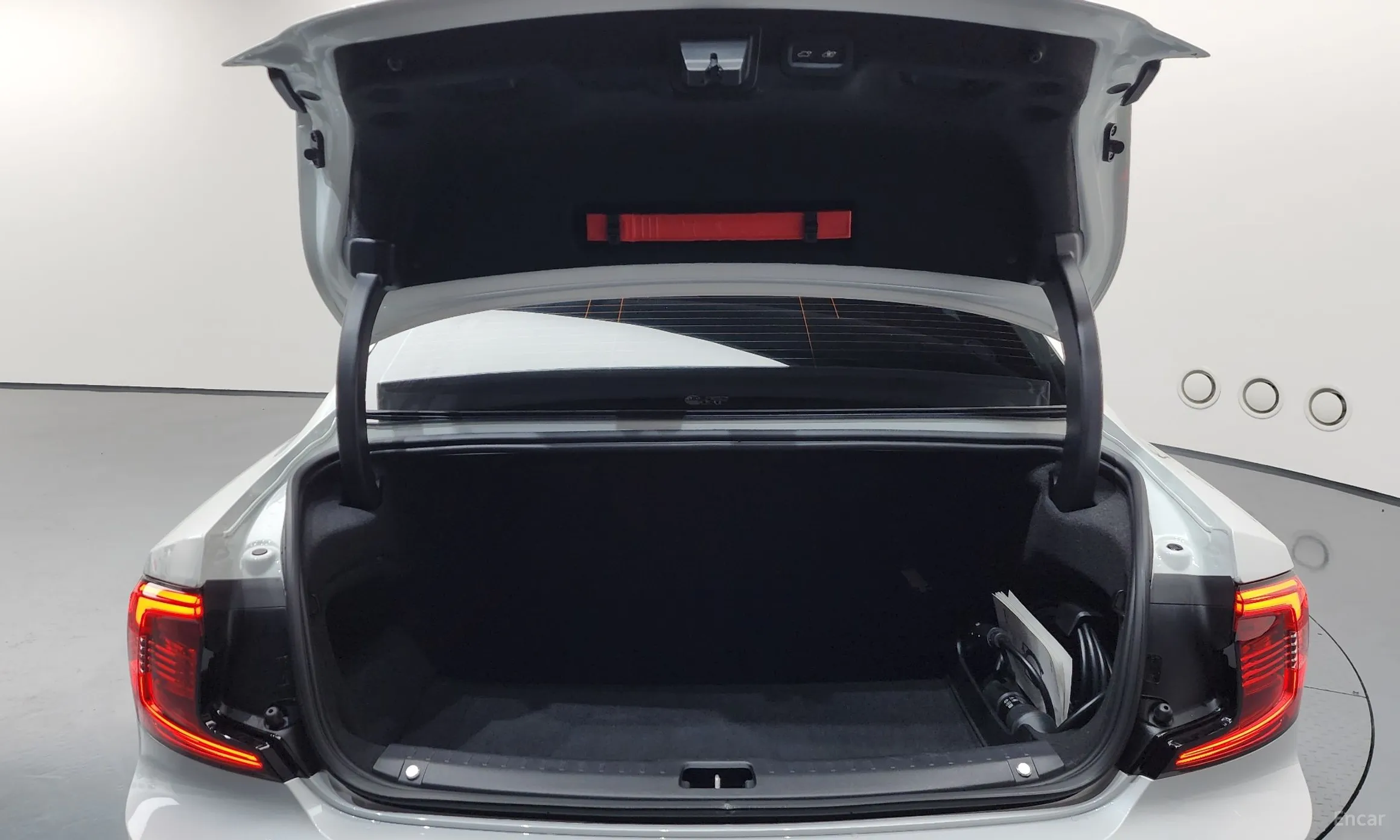 Volvo S90 превью 20