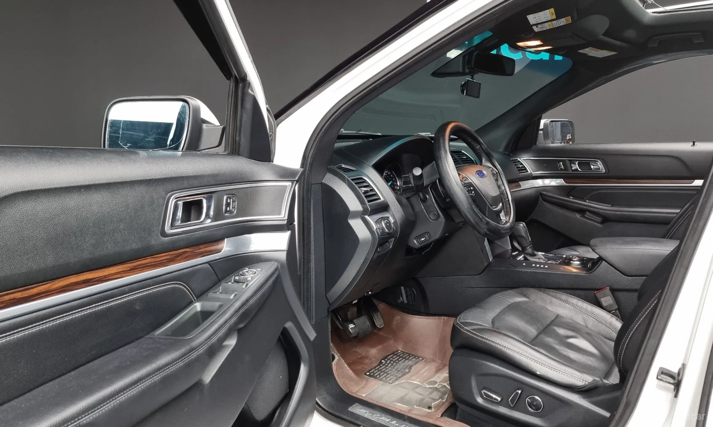 Ford Explorer превью 11