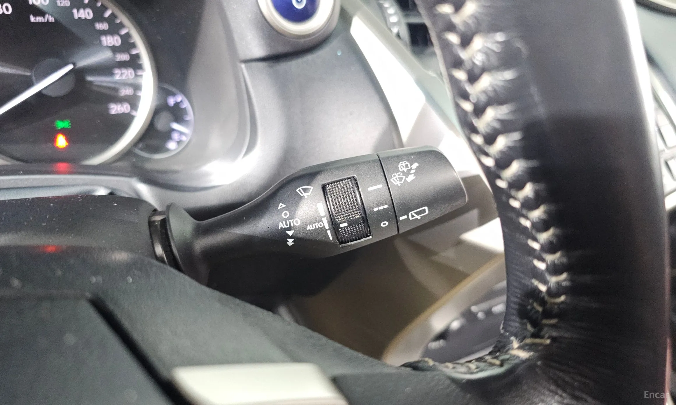 Lexus NX300h превью 18